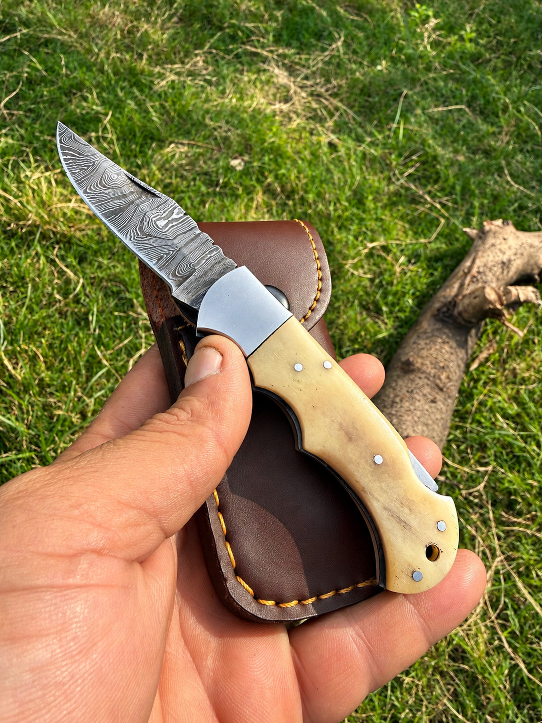 Custom Made Pocket Knife Hand Forged DAMASCUS STEEL Folding Blade + sheath 2565
