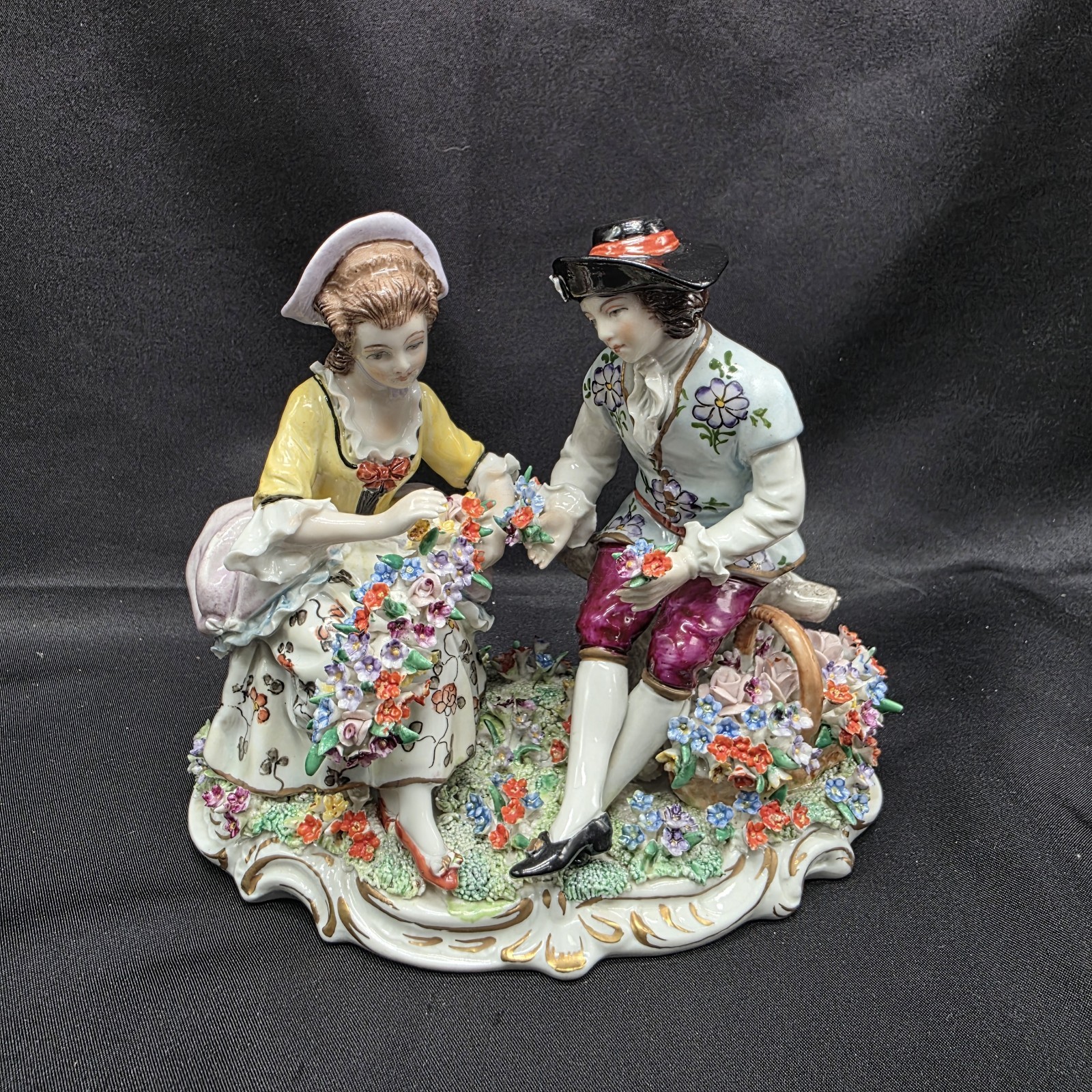 Antique Sitzendorf Germany Courting Couple Porcelain Figurine c.1918-1920