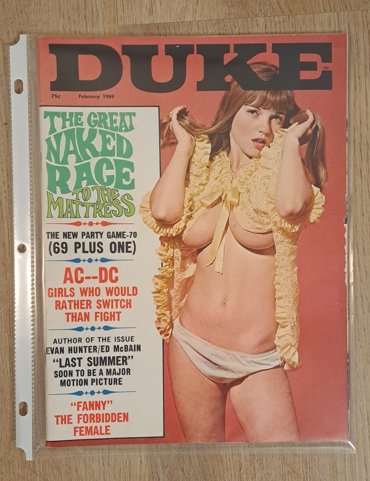Duke Magazine Vol.2 No.1 February 1969 Centerfold Intact Rare Vintage Duke Magazine Vol.2 No.1 February 1969 Centerfold Intact Rare Vintage