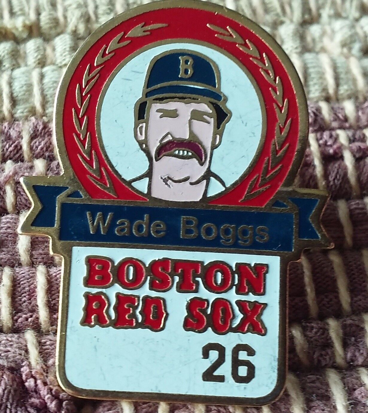 Wade Boggs 26 Boston Red Sox pin badge MLB  