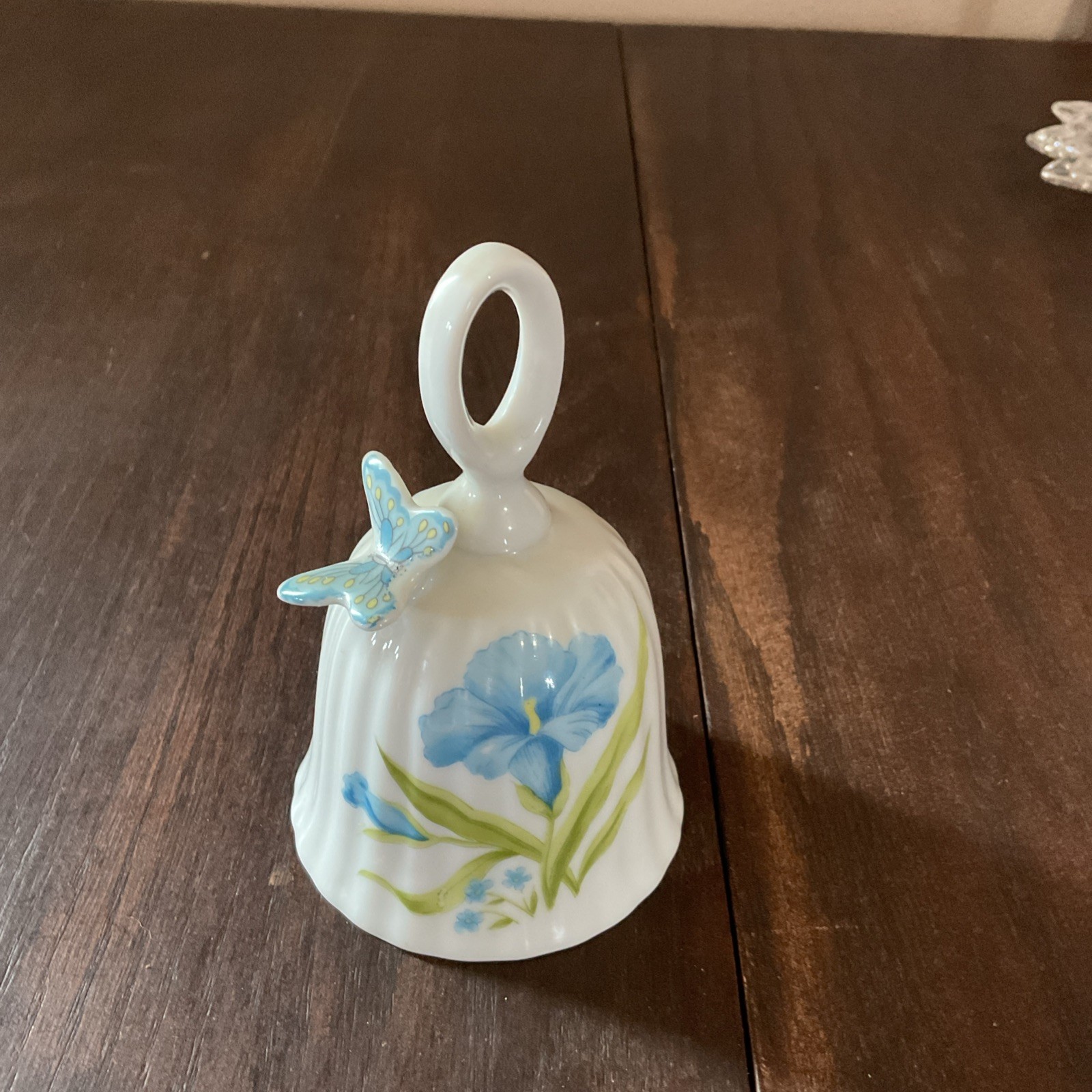 1982 La Belle Porcelain Butterfly Bell - Vintage Decorative Colle 1982 La Belle Porcelain Butterfly Bell - Vintage Decorative Colle