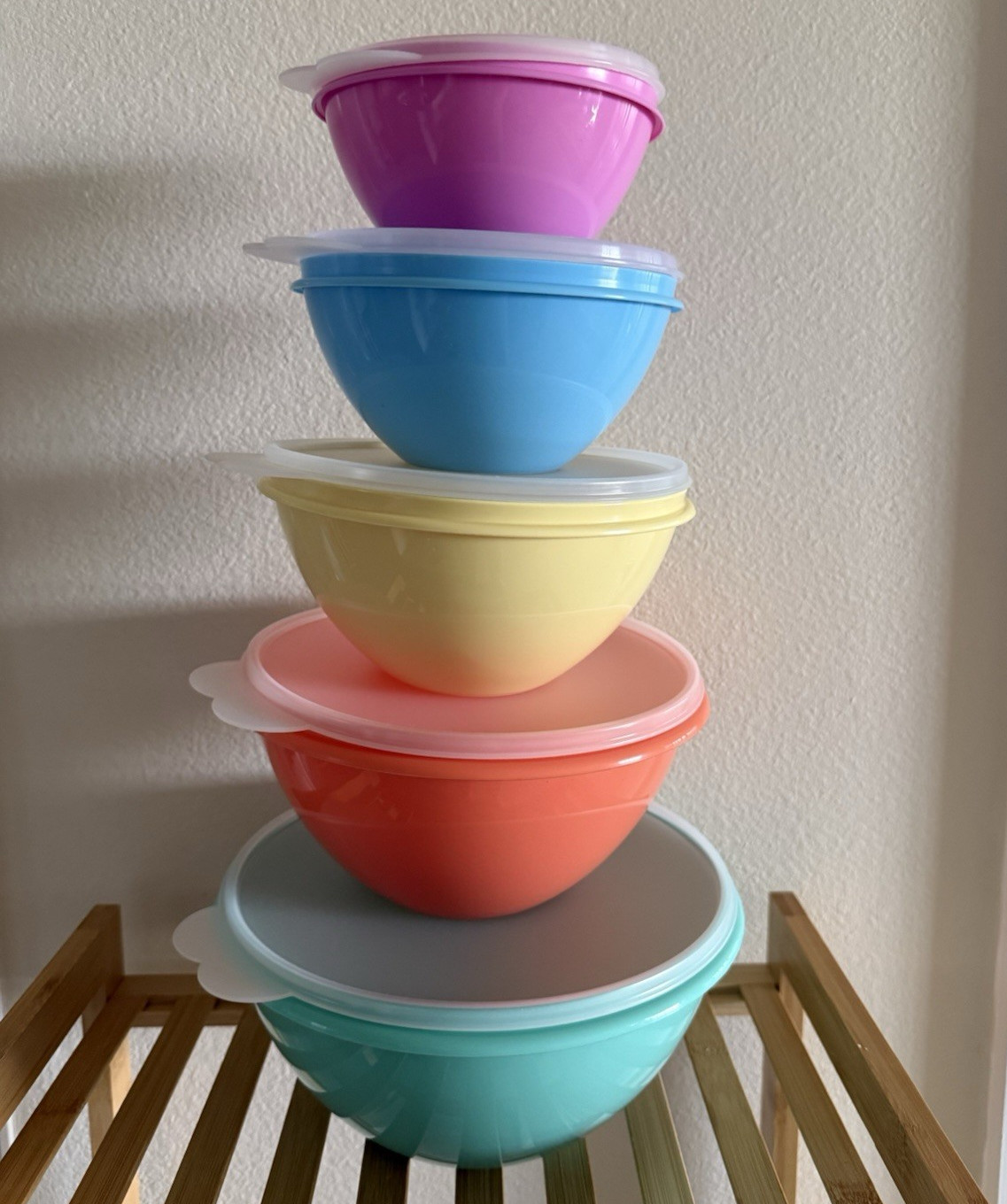 Tupperware 10-pc Wonderlier Vintage Series Bowl Opaque w/ Clear Lids Set NIB Tupperware 10-pc Wonderlier Vintage Series Bowl Opaque w/ Clear Lids Set NIB