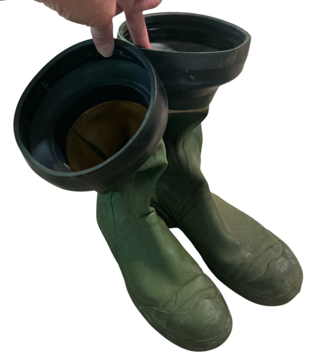 1960S-80S NASA APOLLO MISSION ROCKET FUEL HANDLER BOOTS AUTHENTIC VINTAGE S7&8 1960S-80S NASA APOLLO MISSION ROCKET FUEL HANDLER BOOTS AUTHENTIC VINTAGE S7&8