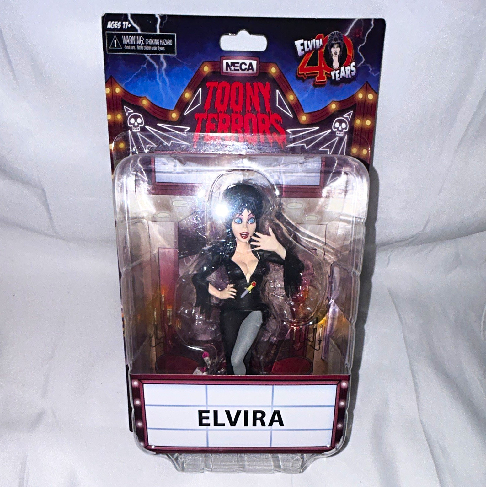 NECA Toony Terrors Elvira Anniversary Edition Plastic Figure 17+ Black NECA Toony Terrors Elvira Anniversary Edition Plastic Figure 17+ Black