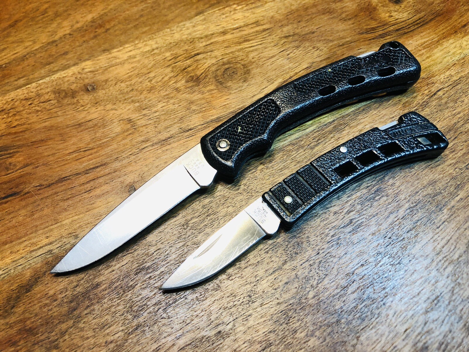 Vintage 1988 & 1996 Buck USA 444, 425, Bucklite Folding Hunting Knife (Lot of 2)