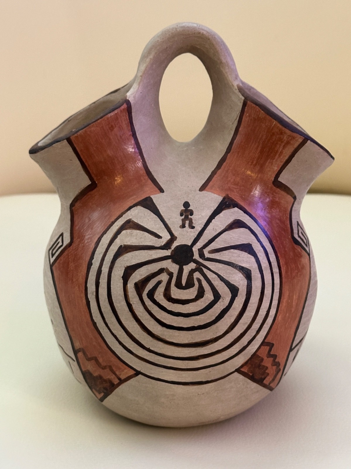 VINTAGE Tohono O'odham (Papago) wedding vase shaped pottery man-in-the-maze 8.5 VINTAGE Tohono O'odham (Papago) wedding vase shaped pottery man-in-the-maze 8.5