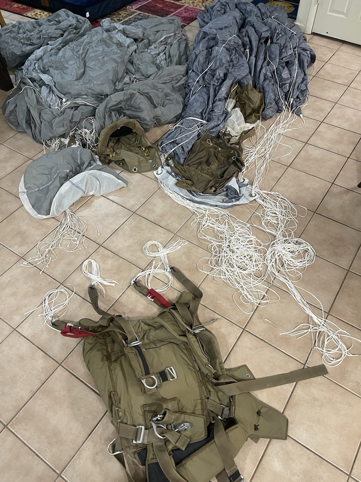 RA-1 Parachute System Components- Container, Main/Reserve Chutes NO MAIN RISERS RA-1 Parachute System Components- Container, Main/Reserve Chutes NO MAIN RISERS