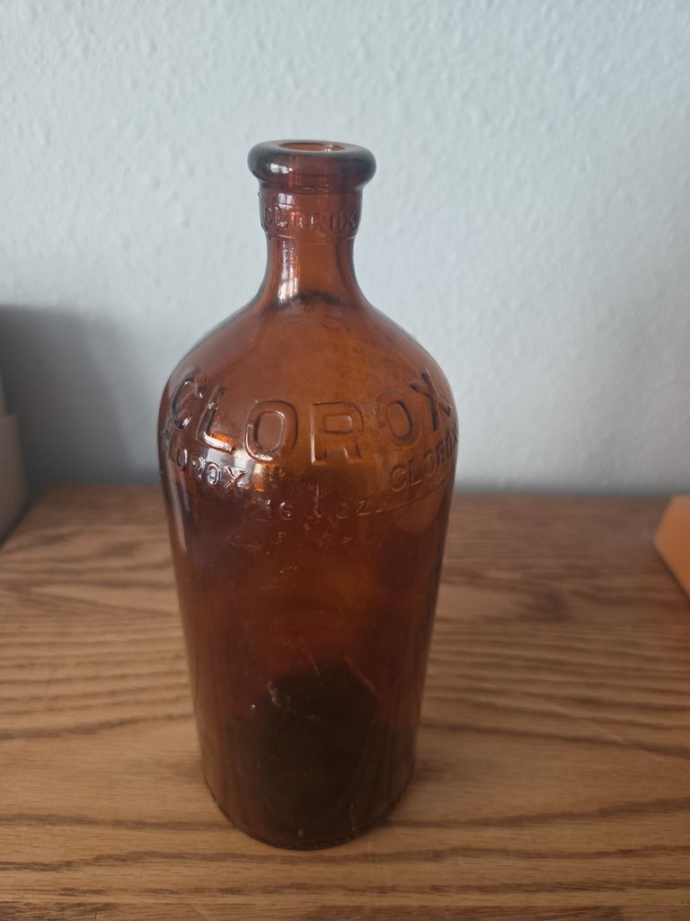 Vintage Amber Clorox Bottle 16 oz Vintage Amber Clorox Bottle 16 oz