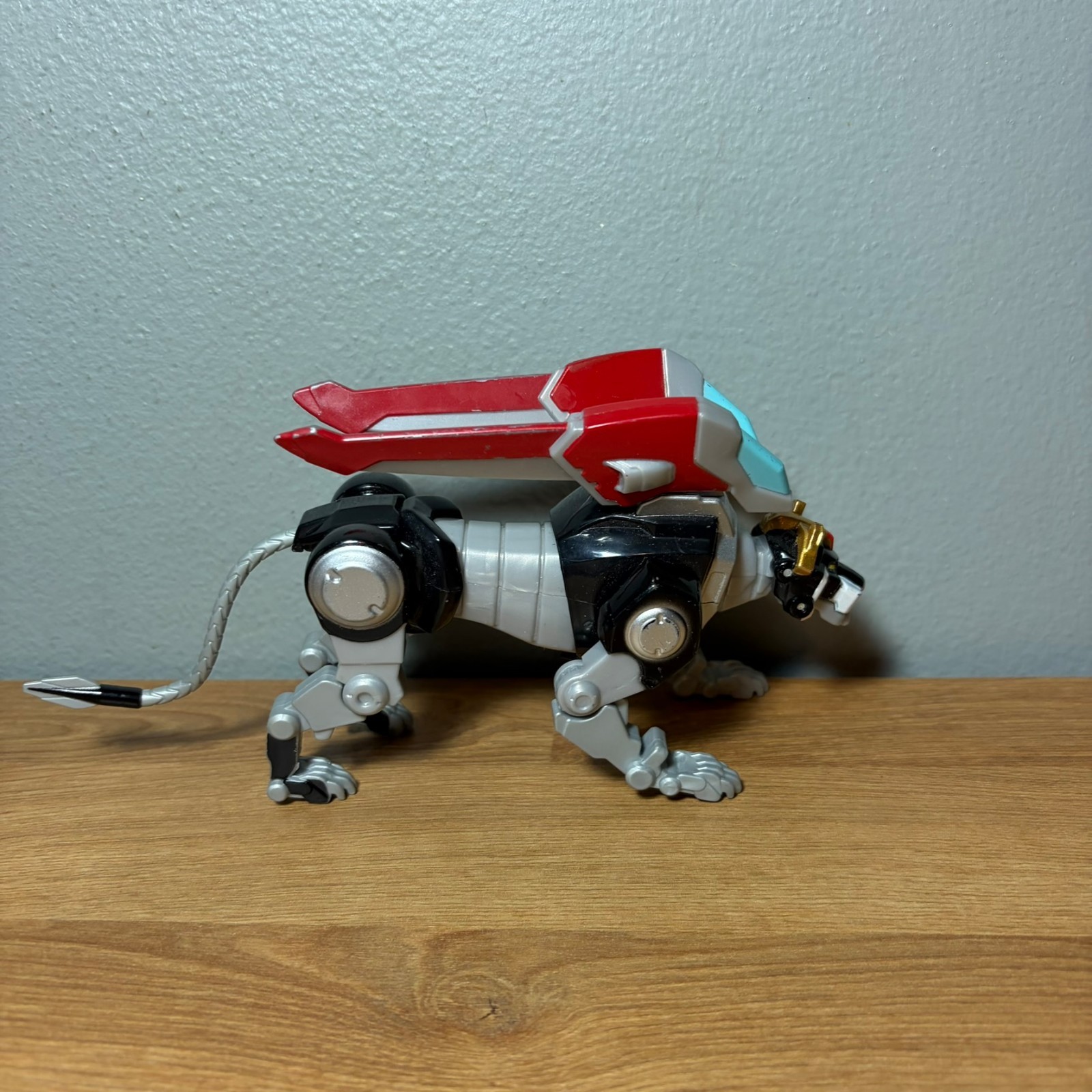 Playmates 2017 Voltron Legendary Defender Black Lion Combiner Action Figure Toy