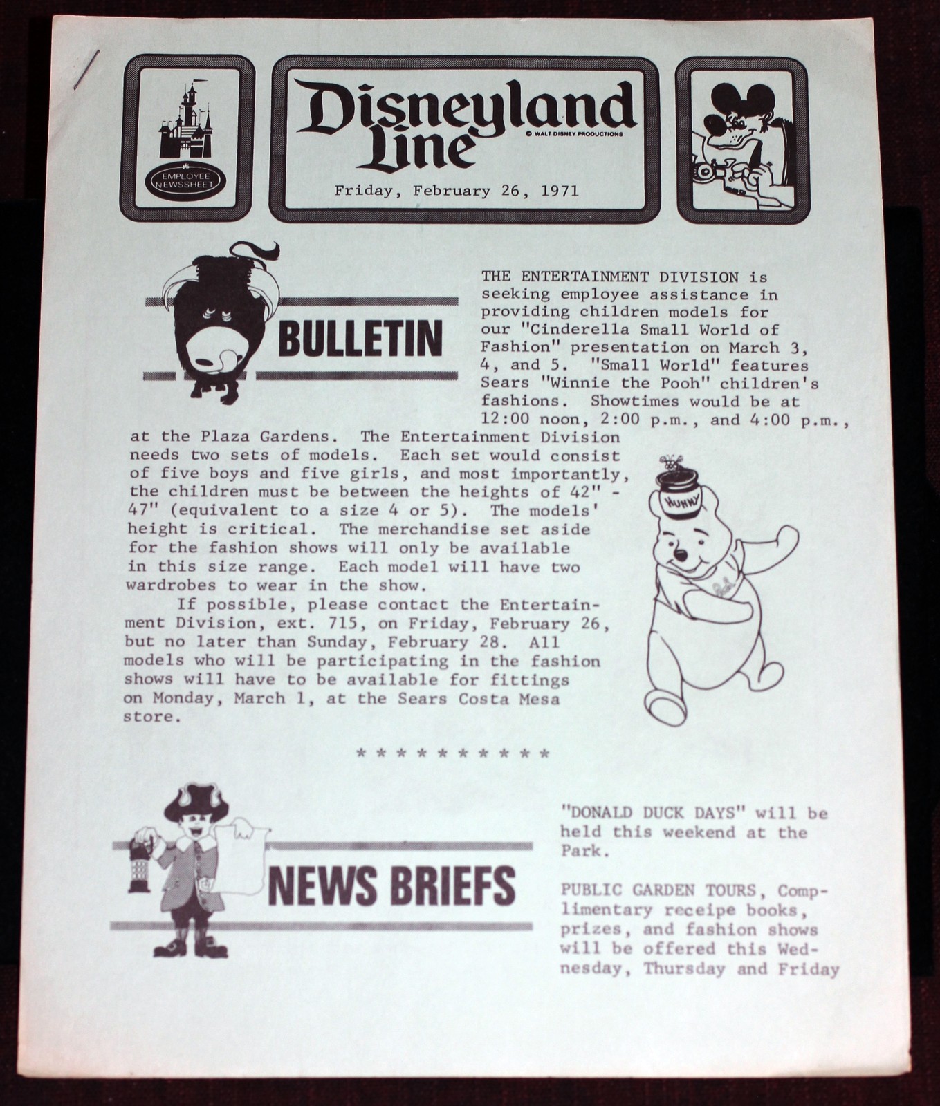 Disneyland Line 1971 SEARS Winnie the Pooh / Cinderella Small World of Fashion