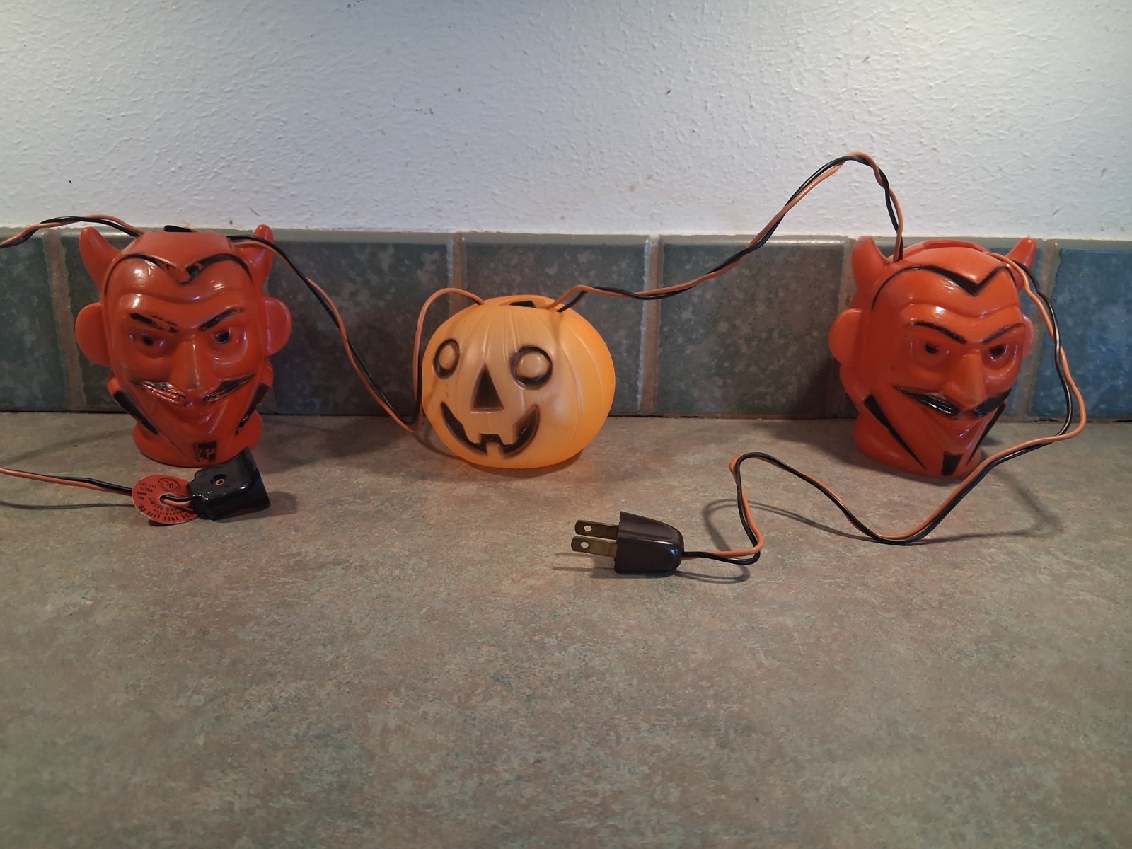 Vintage Peerless Halloween Blow Mold String Lights Devil Pumpkin-WORKING 60s\' Vintage Peerless Halloween Blow Mold String Lights Devil Pumpkin-WORKING 60s\'