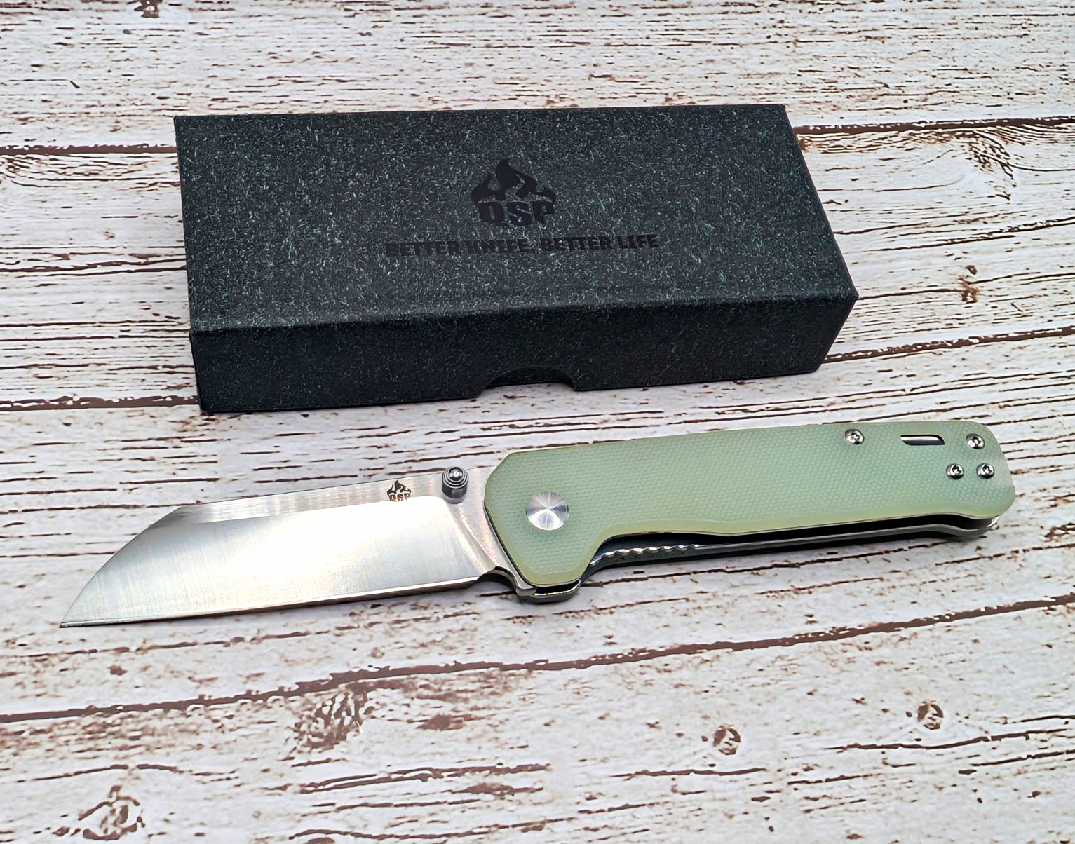 QSP Penguin Jade G10 D2 Blade QSP Penguin Jade G10 D2 Blade