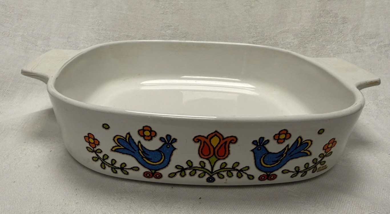 Vintage Corning Ware 8 x 8 x 1 3/4 Country Festival Casserole Dish Vintage Corning Ware 8 x 8 x 1 3/4 Country Festival Casserole Dish