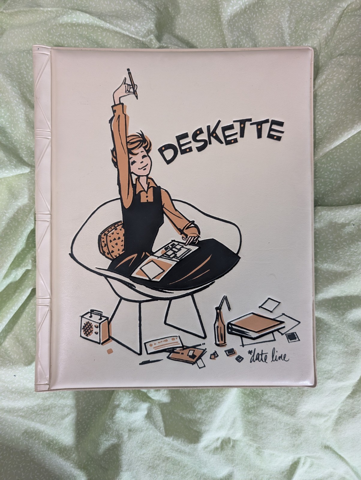 Vintage 1960s Deskette Vinyl Folder Date Line With Stationery & Letter Opener Vintage 1960s Deskette Vinyl Folder Date Line With Stationery & Letter Opener