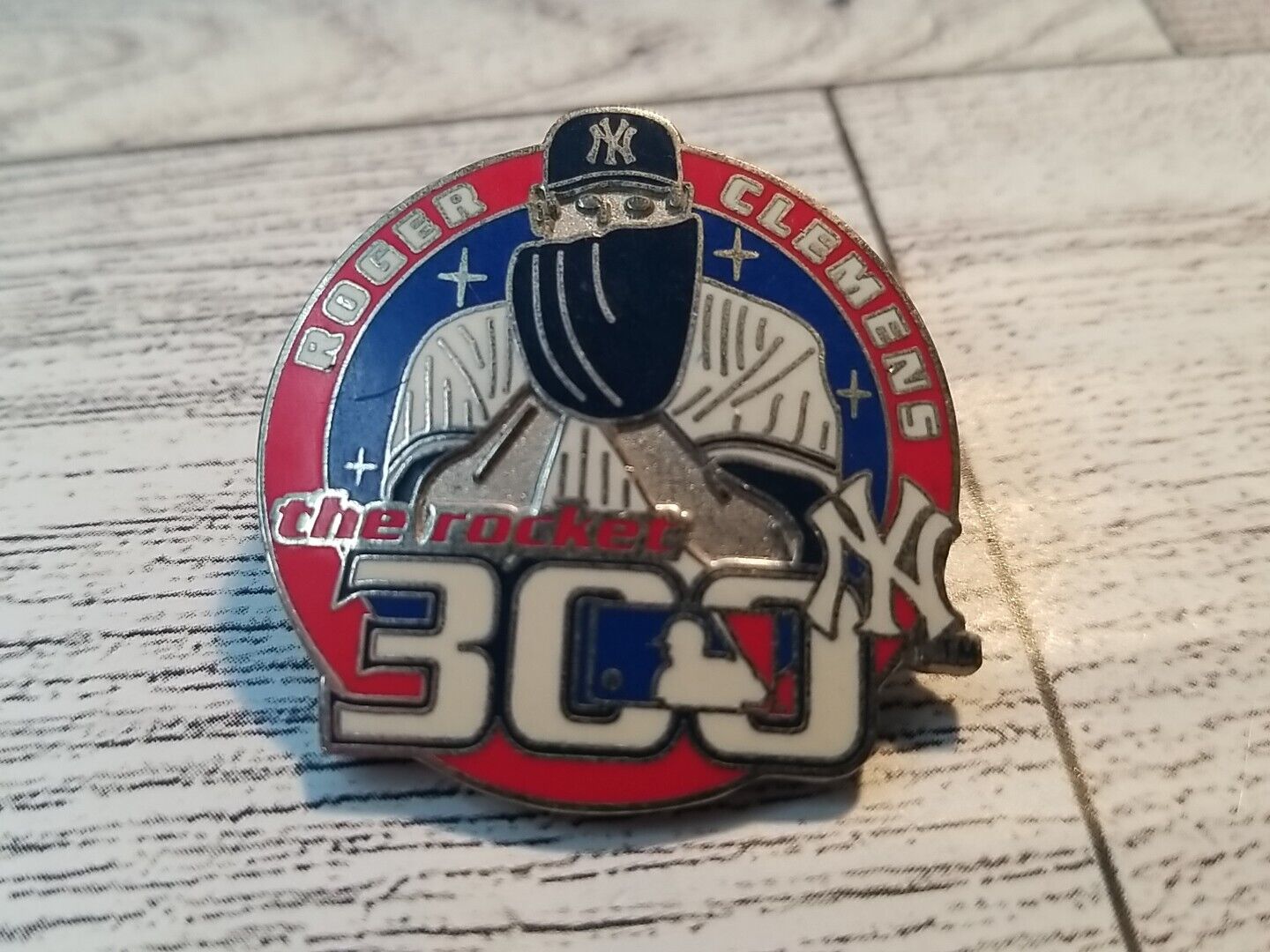 New York Yankee Roger Clemens 300 Wins The Rocket Collectible Lapel Hat Pin MLB