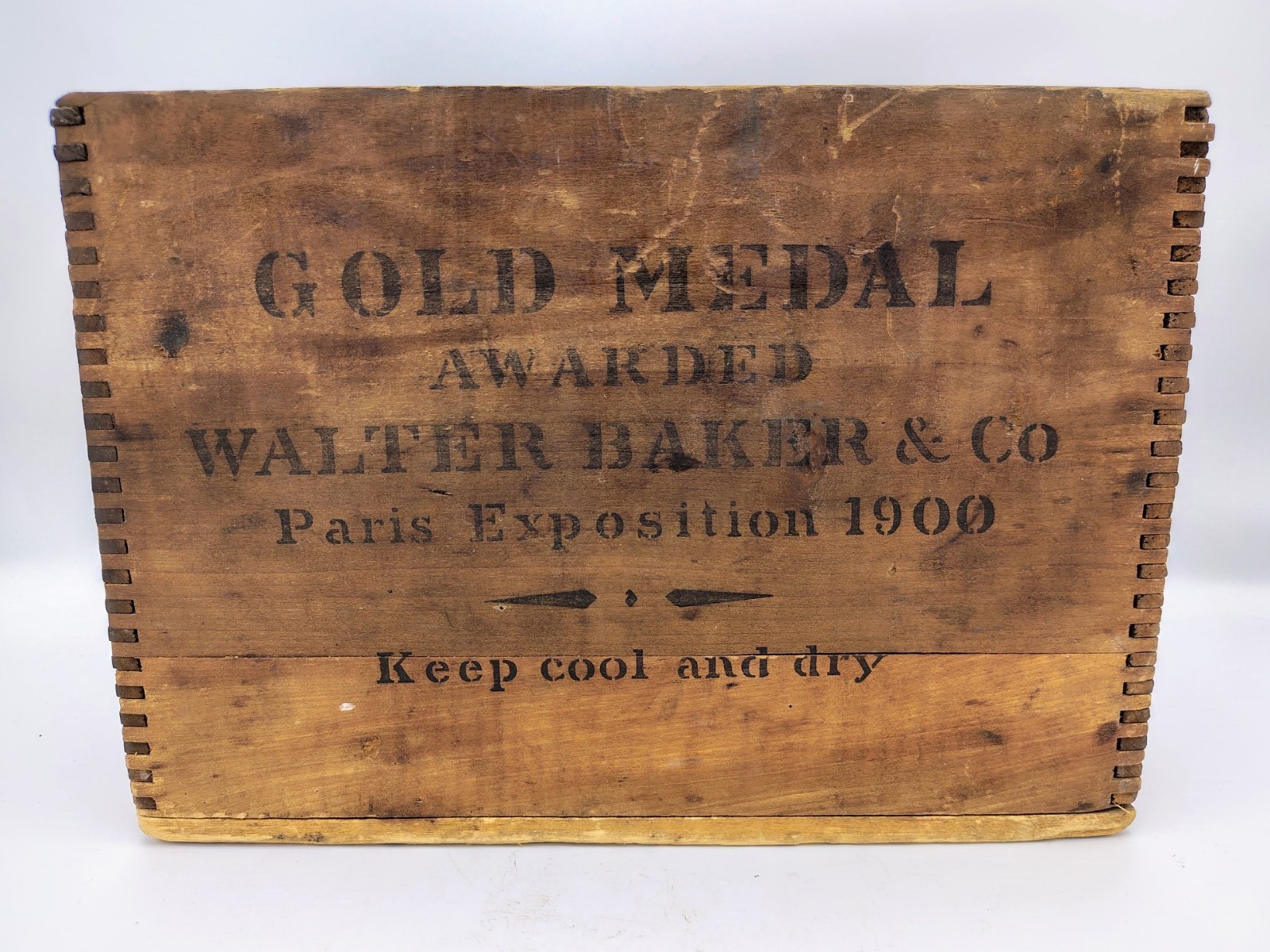 Antique W.H. Baker’s Chocolate Wood Box Paris Exposition 1900 Primitive Antique W.H. Baker’s Chocolate Wood Box Paris Exposition 1900 Primitive
