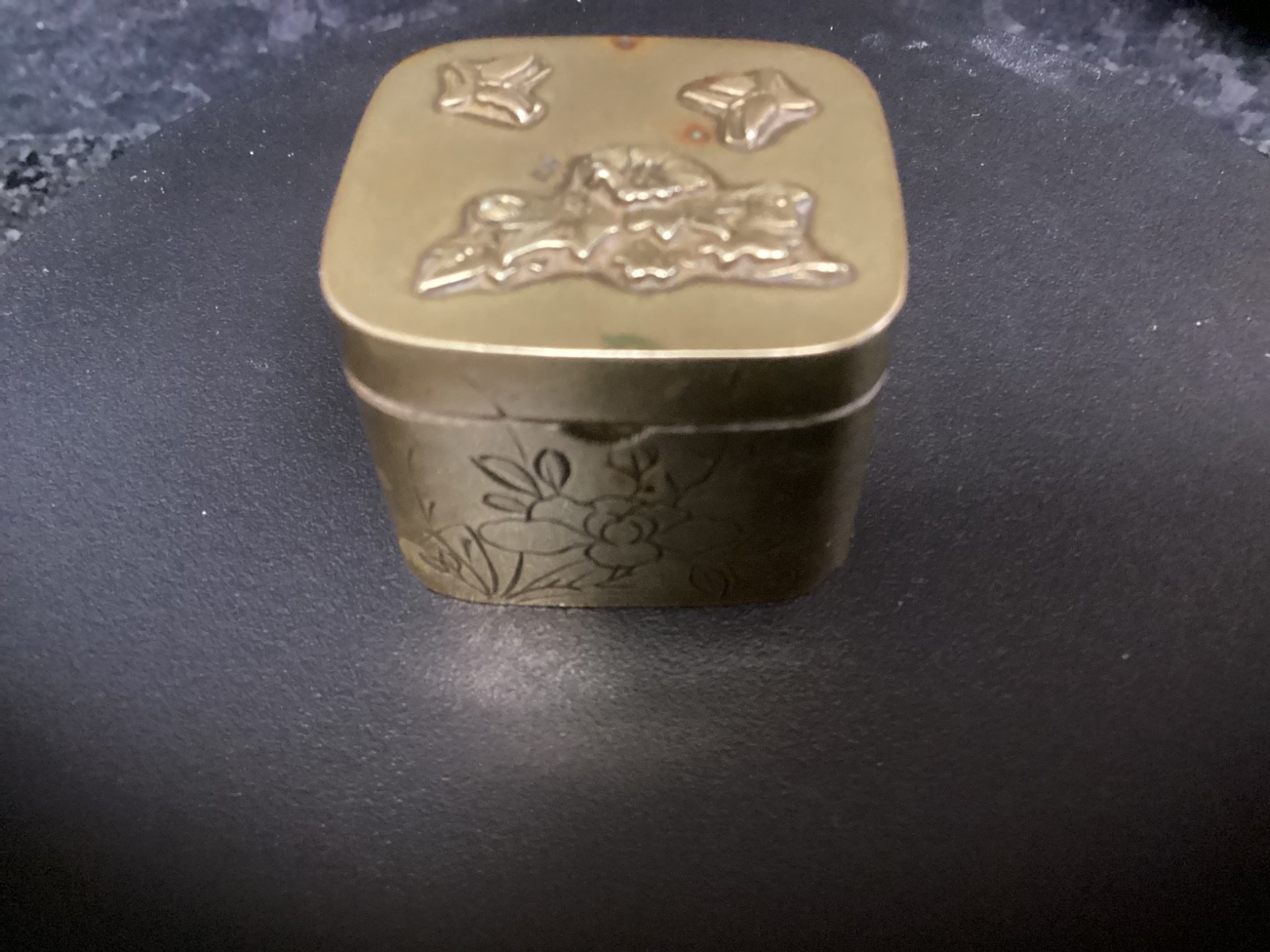 Antique Japanese brass and copper Pill Snuff  stamp box