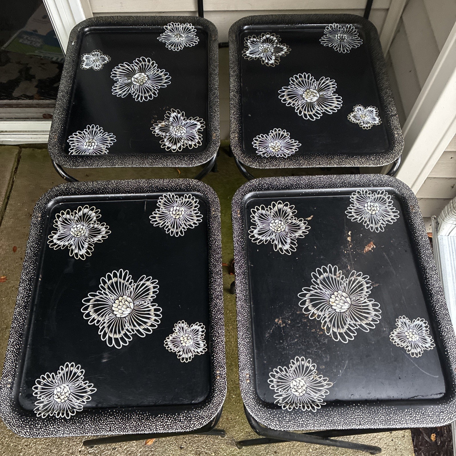 Vintage 1970s Floral Folding TV Tray Table Set Of 4 Black White Flowers READ