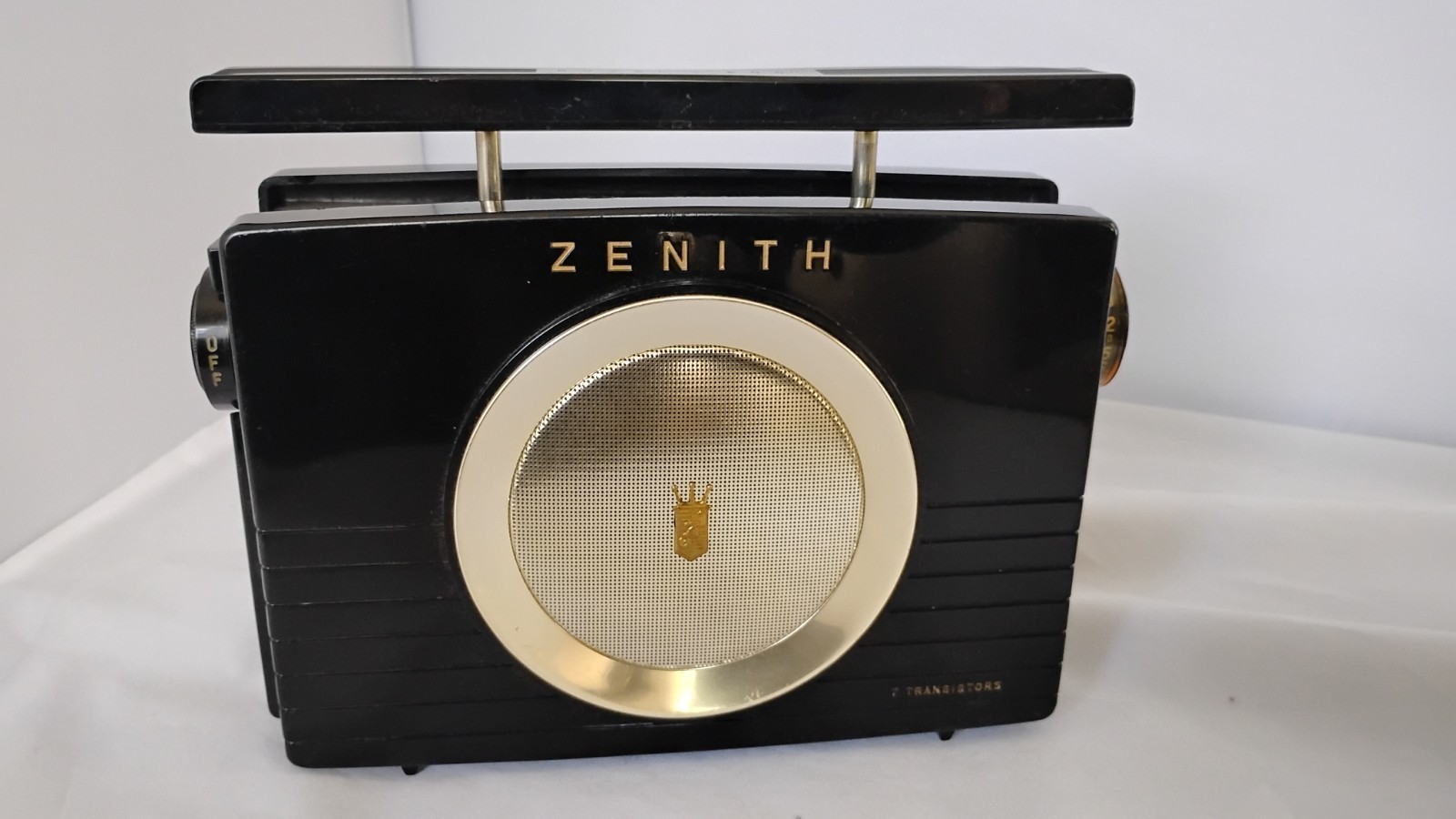 VINTAGE 1950s ZENITH ROYAL 800 TRANSISTOR RADIO With Bag and Rare Leather Case VINTAGE 1950s ZENITH ROYAL 800 TRANSISTOR RADIO With Bag and Rare Leather Case