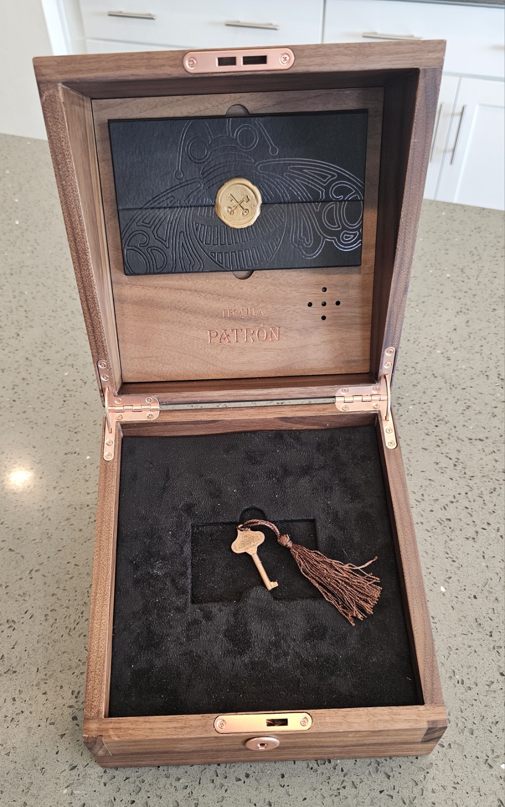 TEQUILA PATRON, Locked Exclusive VIP Box With Working Screen Advertisement. TEQUILA PATRON, Locked Exclusive VIP Box With Working Screen Advertisement.