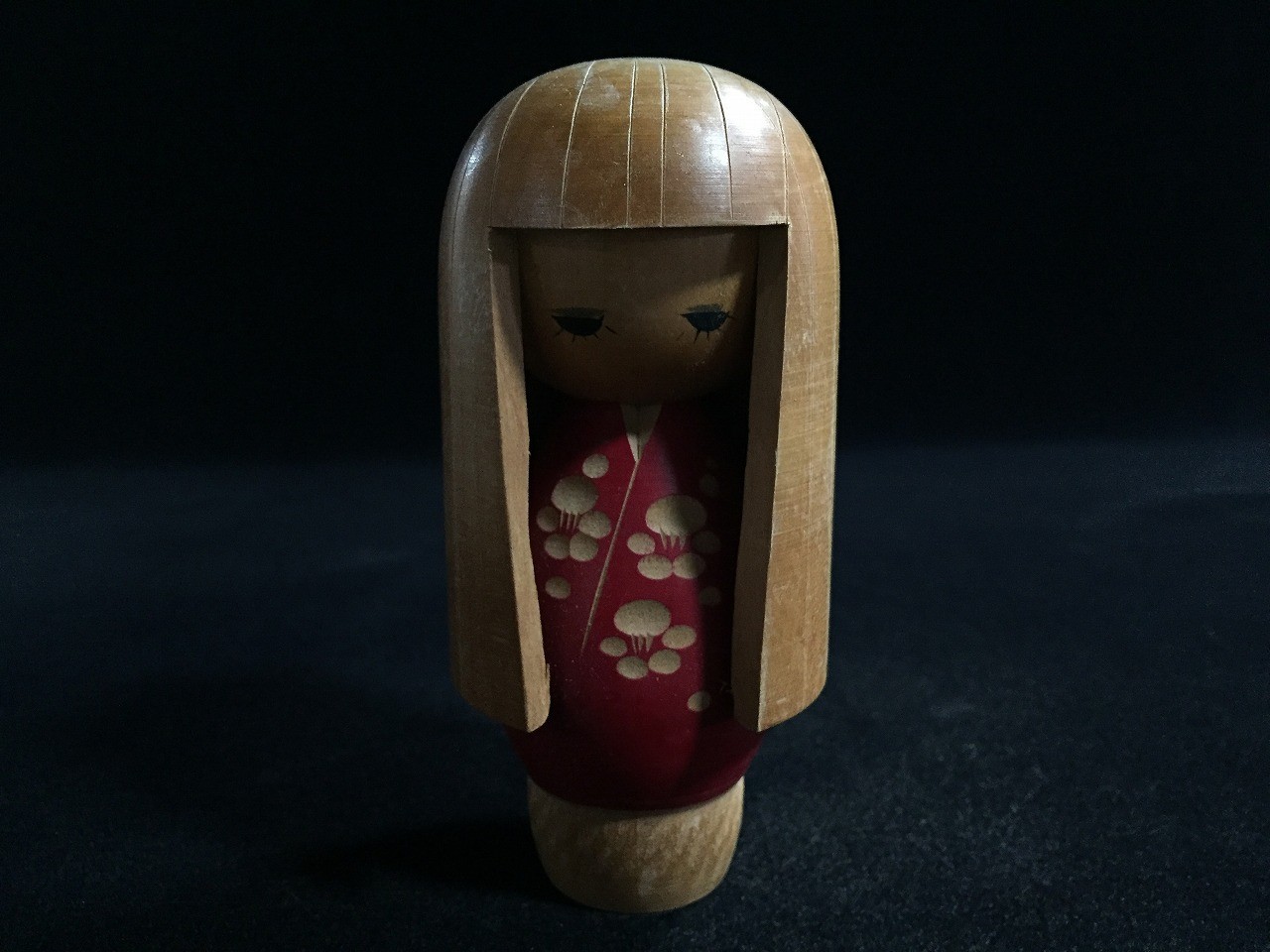 T0744 Vintage Japanese Kokeshi Doll Wooden Folk Art Traditional Toy Figurine