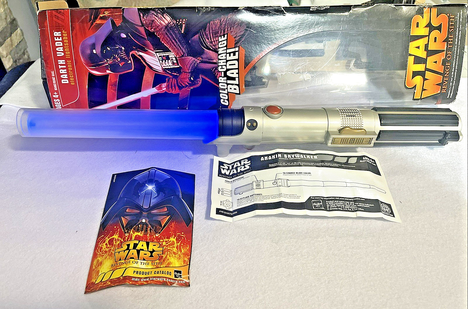 Vintage HASBRO Star Wars ANAKIN SKYWALKER / DARTH VADER Electronic Lightsaber Vintage HASBRO Star Wars ANAKIN SKYWALKER / DARTH VADER Electronic Lightsaber