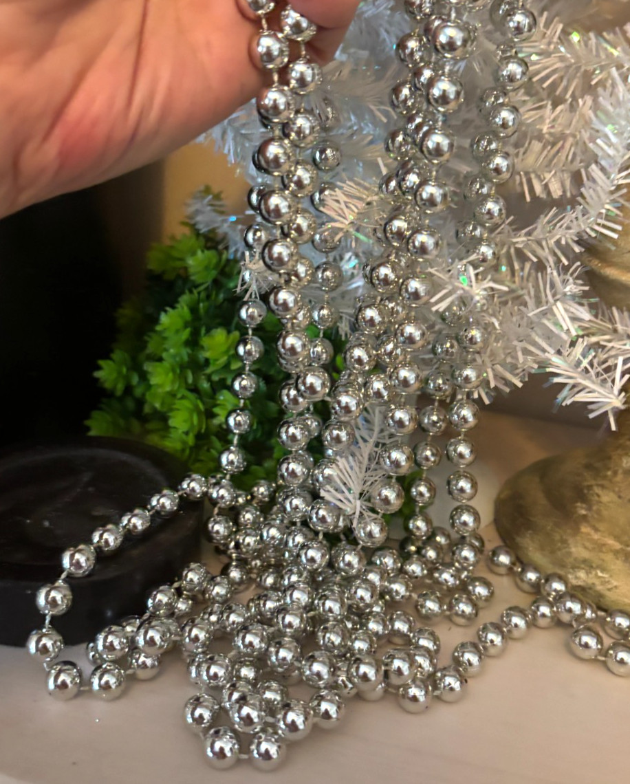 BUY 1-2 Vtg SILVER 17-18 FT Metallic Glass Look LG Bead XMAS Tree GARLAND Strand BUY 1-2 Vtg SILVER 17-18 FT Metallic Glass Look LG Bead XMAS Tree GARLAND Strand