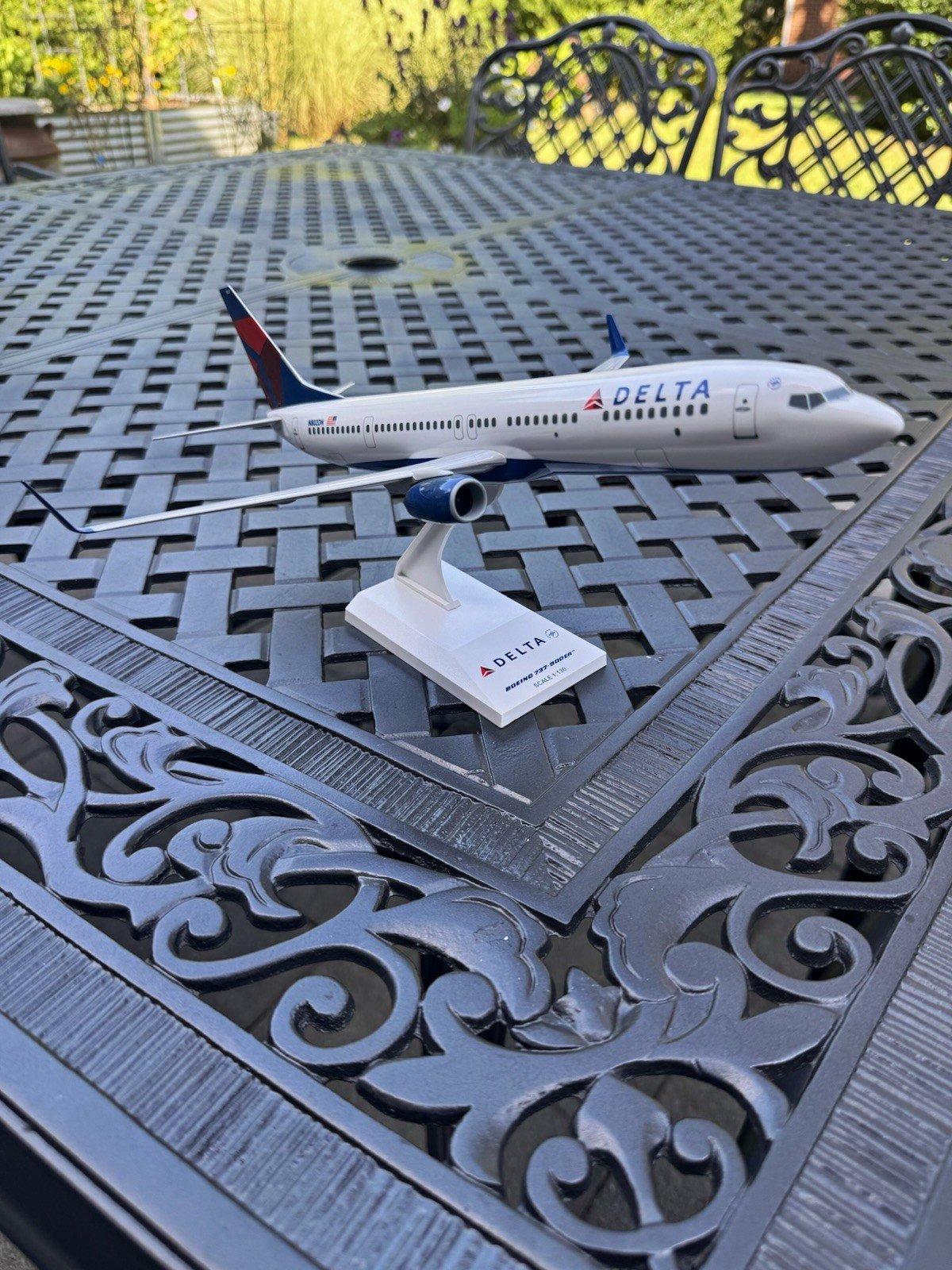 SkyMarks Daron Delta Boeing 737-900ER Aircraft Model Airplane 1:130 w/ Stand