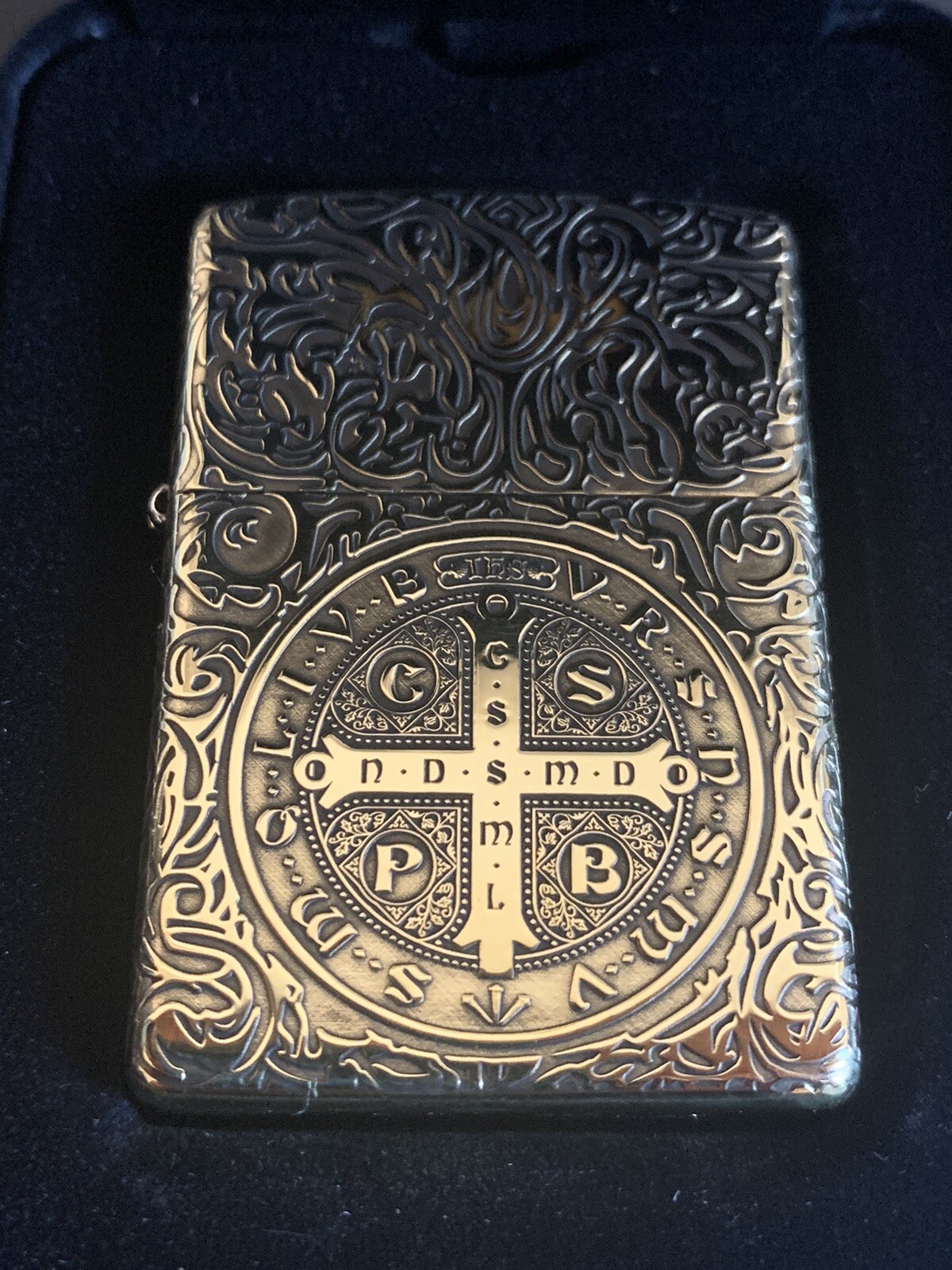 RARE Zippo Lights Armor 5-side Constantine in velvet Box NEW RARE Zippo Lights Armor 5-side Constantine in velvet Box NEW
