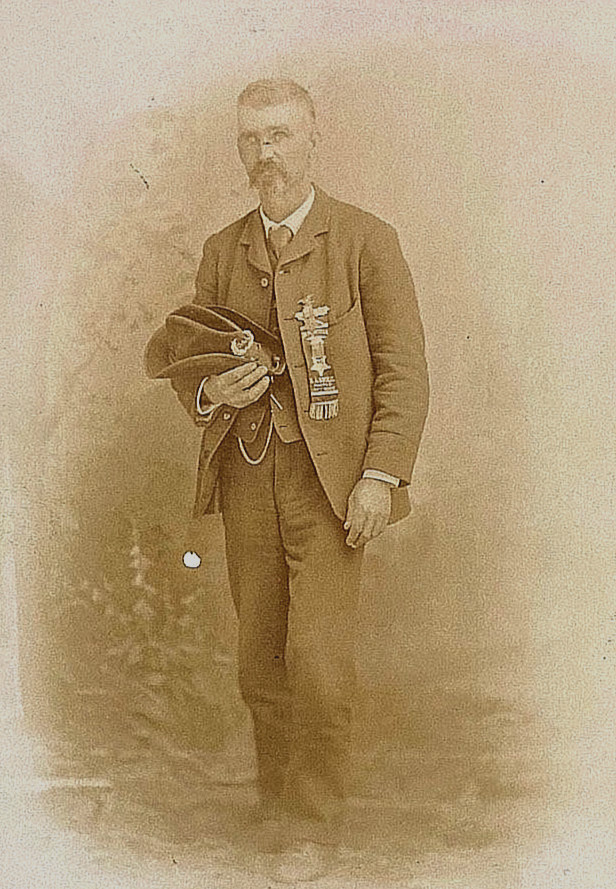 CIVIL WAR MAINE GAR VET. CABINET PHOTO IN MEMORIAM A.A. DWINAL POST #3 DEP'T ME. CIVIL WAR MAINE GAR VET. CABINET PHOTO IN MEMORIAM A.A. DWINAL POST #3 DEP'T ME.