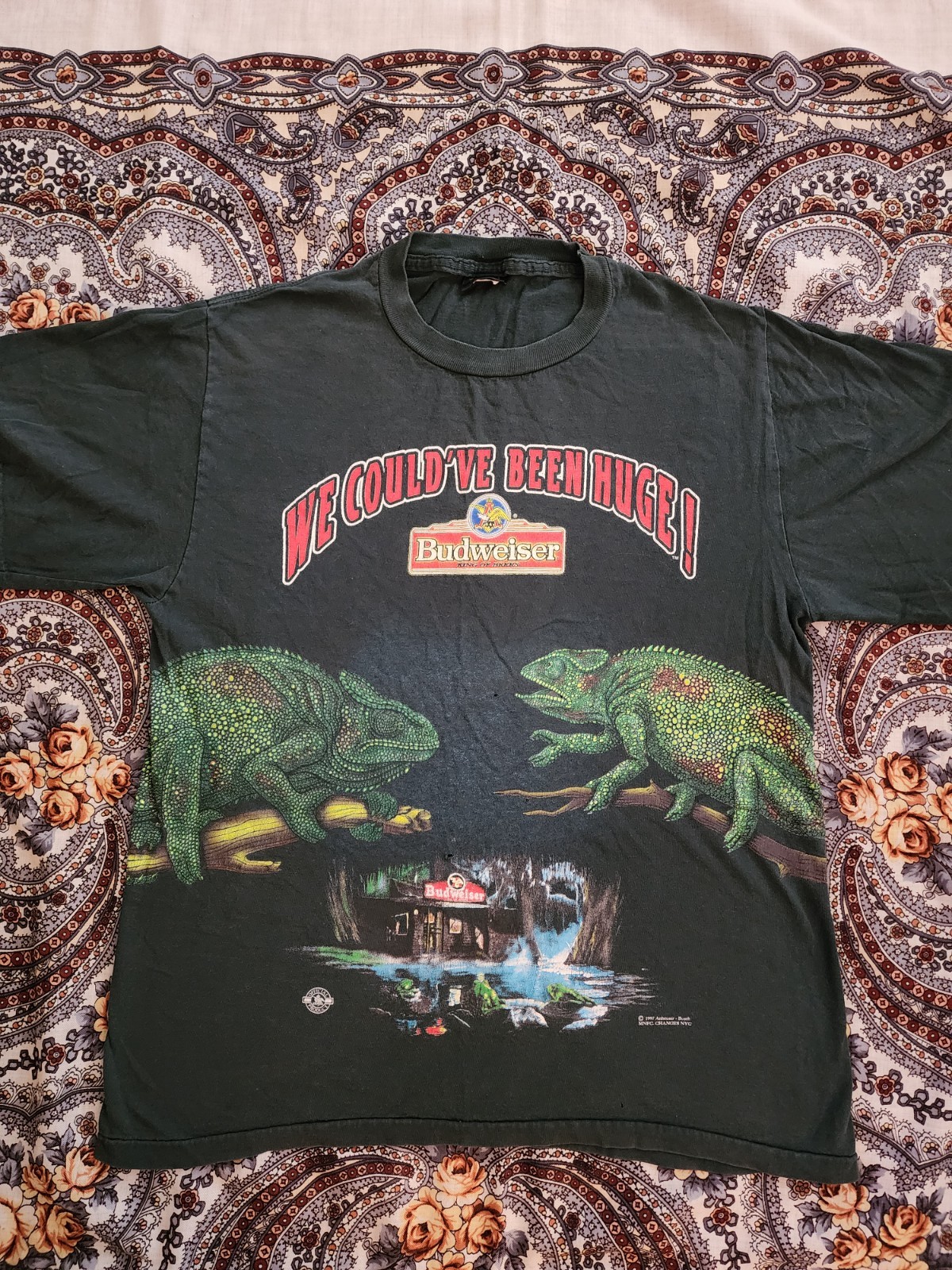 Vintage 1997 Budweiser “We Could’ve Been Huge” Chameleon Graphic T-Shirt – Sz L Vintage 1997 Budweiser “We Could’ve Been Huge” Chameleon Graphic T-Shirt – Sz L