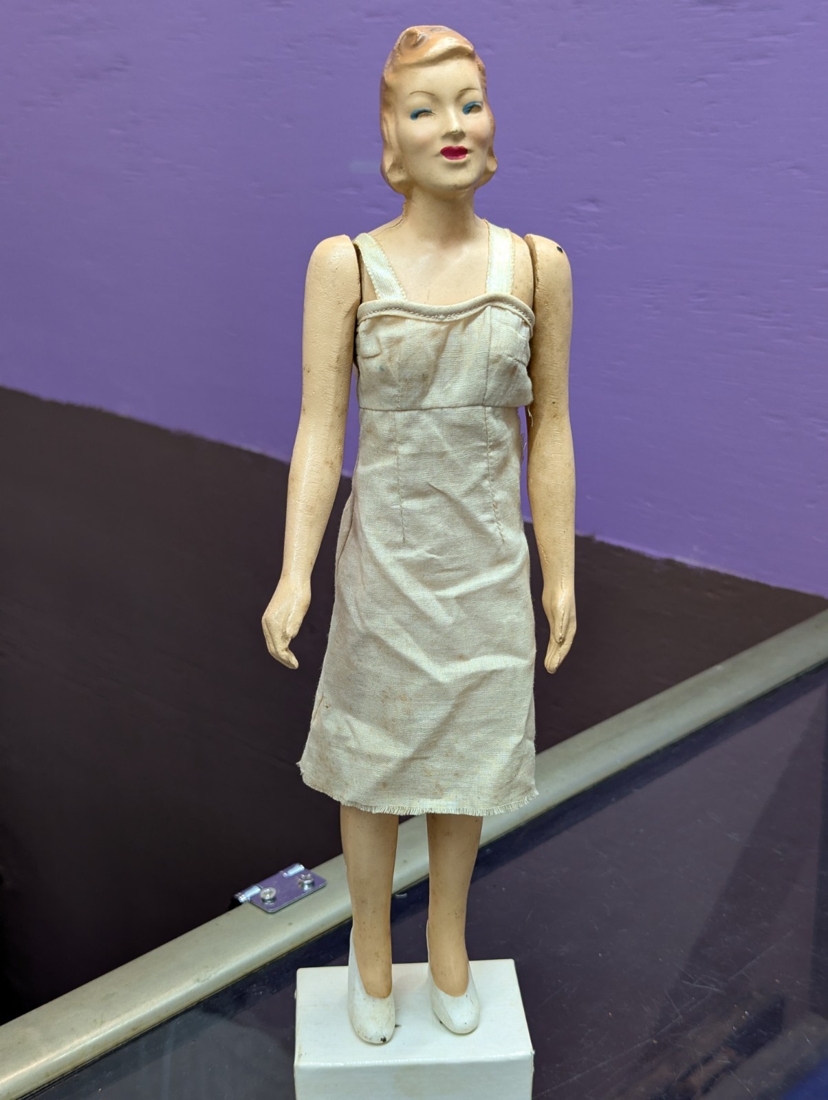 1940\'s Countertop Fashion Mannequin, 1940\'s Countertop Fashion Mannequin,