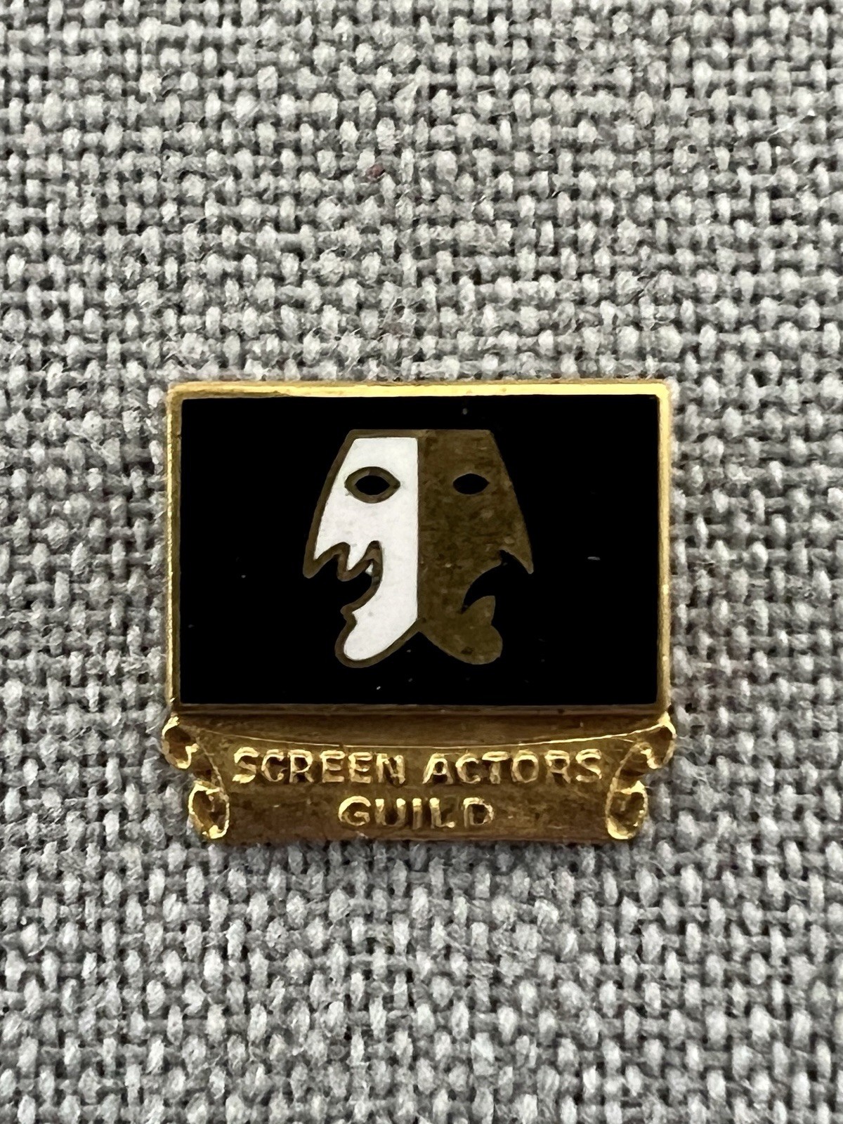 Vintage Screen Actors Guild SAG Comedy Tragedy Mask Enamel 1/2” Pin Gold Tone Vintage Screen Actors Guild SAG Comedy Tragedy Mask Enamel 1/2” Pin Gold Tone