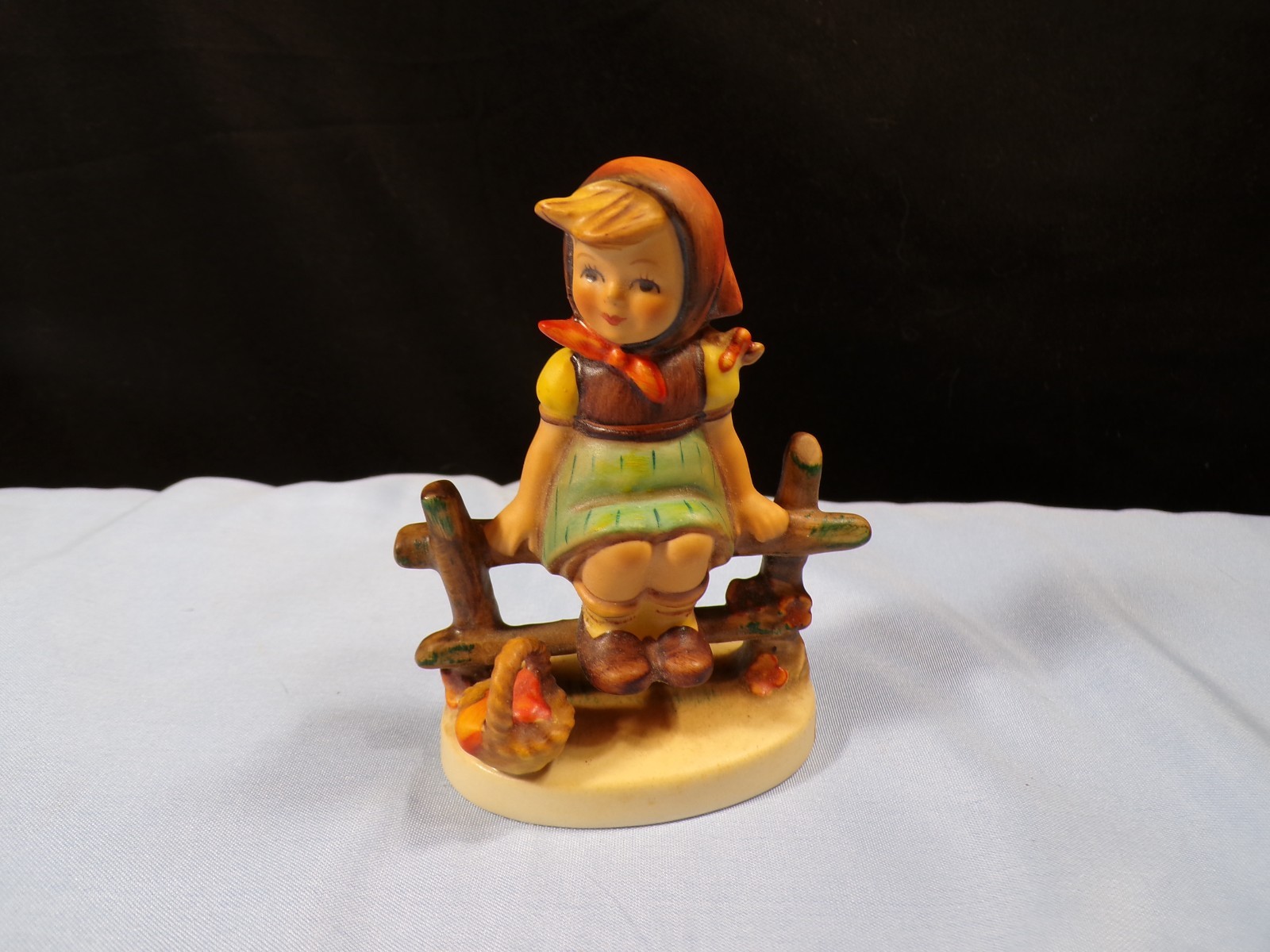 Goebel Hummel Figurine #112 3/0 Just Resting - TMK5    INV5