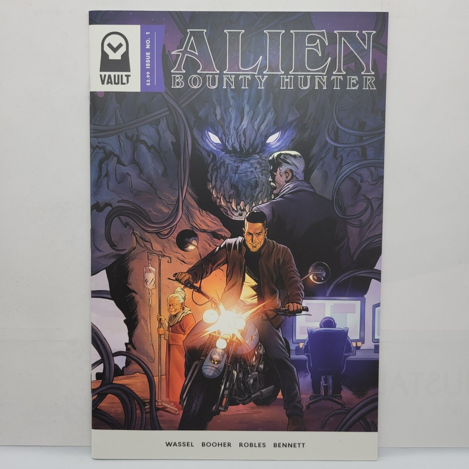 Alien Bounty Hunter #1 Cover A 1st Print 2017 By Vault Comics