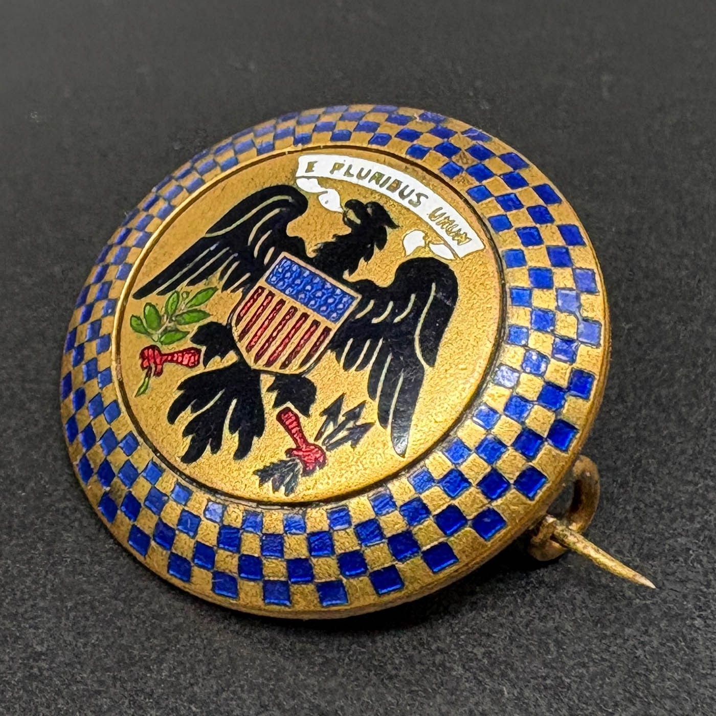 Antique German Enamel GREAT SEAL OF THE UNITED STATES Badge Pin WWI era Gesch. Antique German Enamel GREAT SEAL OF THE UNITED STATES Badge Pin WWI era Gesch.