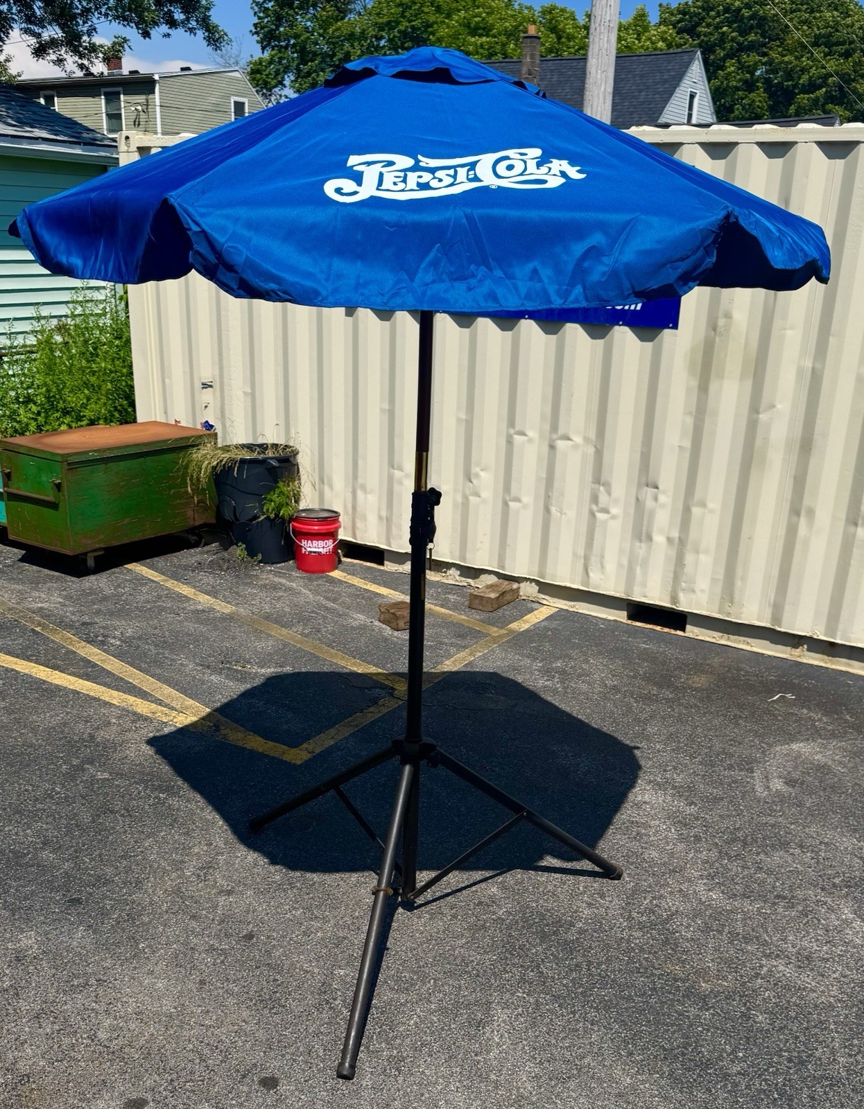 Pepsi Cola Foldable Patio Umbrella 7 Foot Tall Bar Restaurant New in Box Pepsi Cola Foldable Patio Umbrella 7 Foot Tall Bar Restaurant New in Box