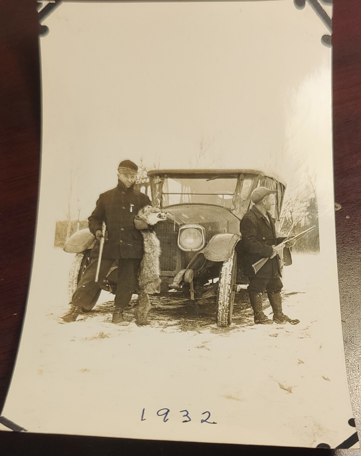 1932 Antique Hunting Photo Hunters Coyote Wolf Early Car Rifles Snow Snapshot