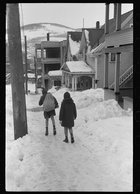 Photo:Berlin New Hampshire 1940 Children of Paper Mill Workers in Snow