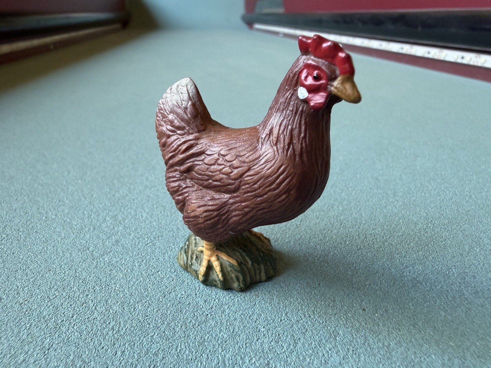 Schleich 13128 Standing Hen Figure Farm Pet Bird Brown Chicken Retired 1998 Toy Schleich 13128 Standing Hen Figure Farm Pet Bird Brown Chicken Retired 1998 Toy