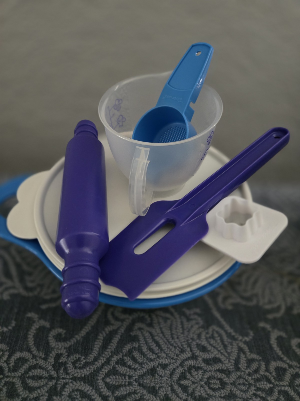 TUPPERWARE MY FIRST BAKING SET(6)**NEW IN ORIGINAL PACKAGE** TUPPERWARE MY FIRST BAKING SET(6)**NEW IN ORIGINAL PACKAGE**