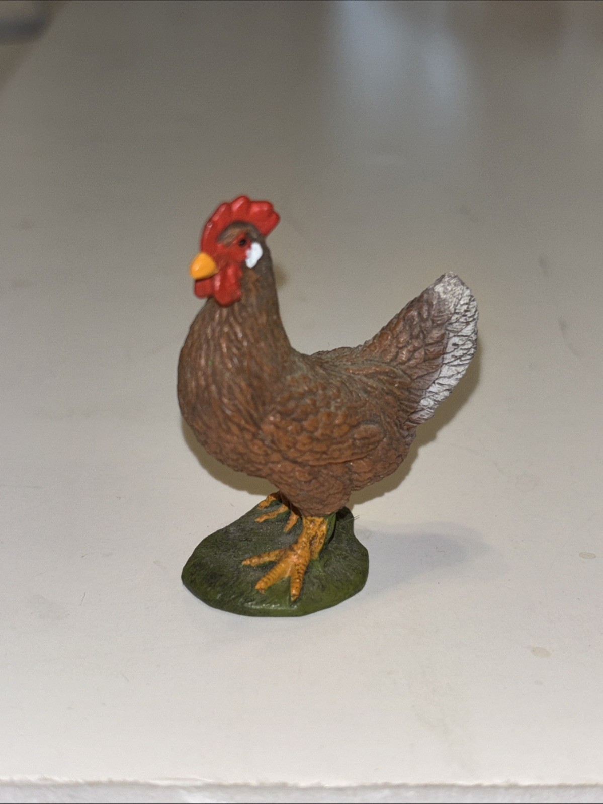 SCHLEICH-Brown Chicken Hen Figurine 2.5 SCHLEICH-Brown Chicken Hen Figurine 2.5