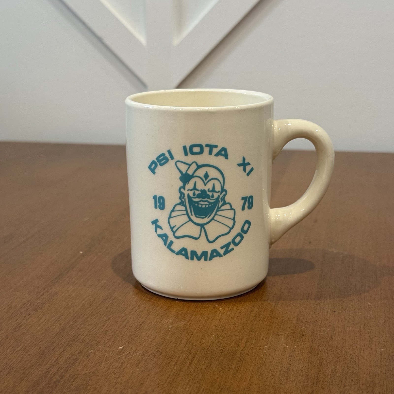 Vintage PSI IOTA XI Sorority Diner Mug KALAMAZOO 1979 Coffee Cup Clown Vintage PSI IOTA XI Sorority Diner Mug KALAMAZOO 1979 Coffee Cup Clown