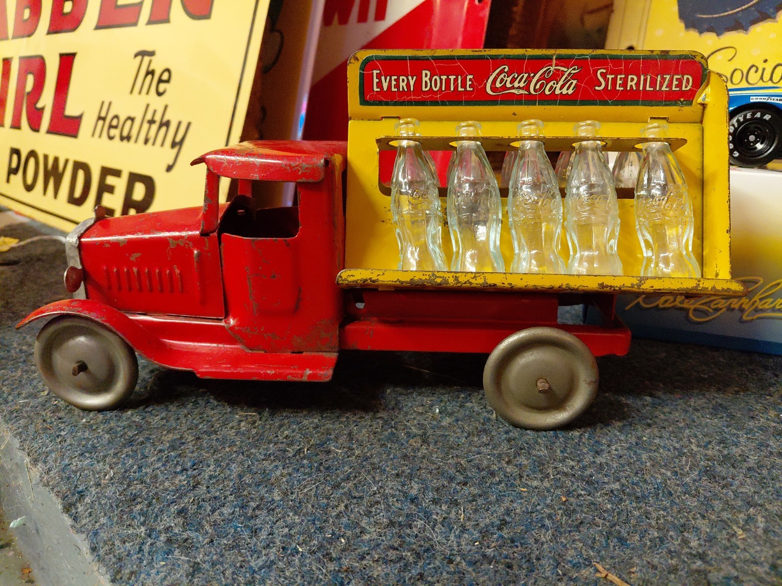 c.1930s Original Vintage Coca Cola Tin Truck Metalcraft Corp. W/Bottles Toy Rare c.1930s Original Vintage Coca Cola Tin Truck Metalcraft Corp. W/Bottles Toy Rare