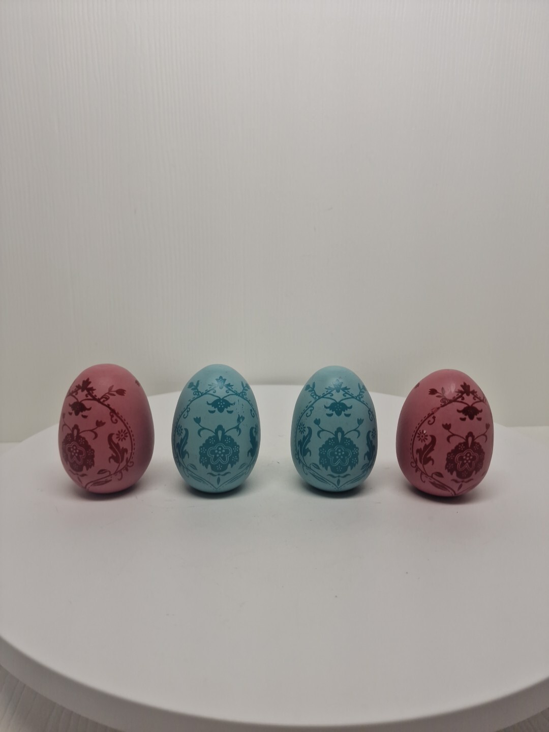 Set Of 4 VTG Wooden Easter Hand Painted Egg Ornament Blue & Pink Floral Design