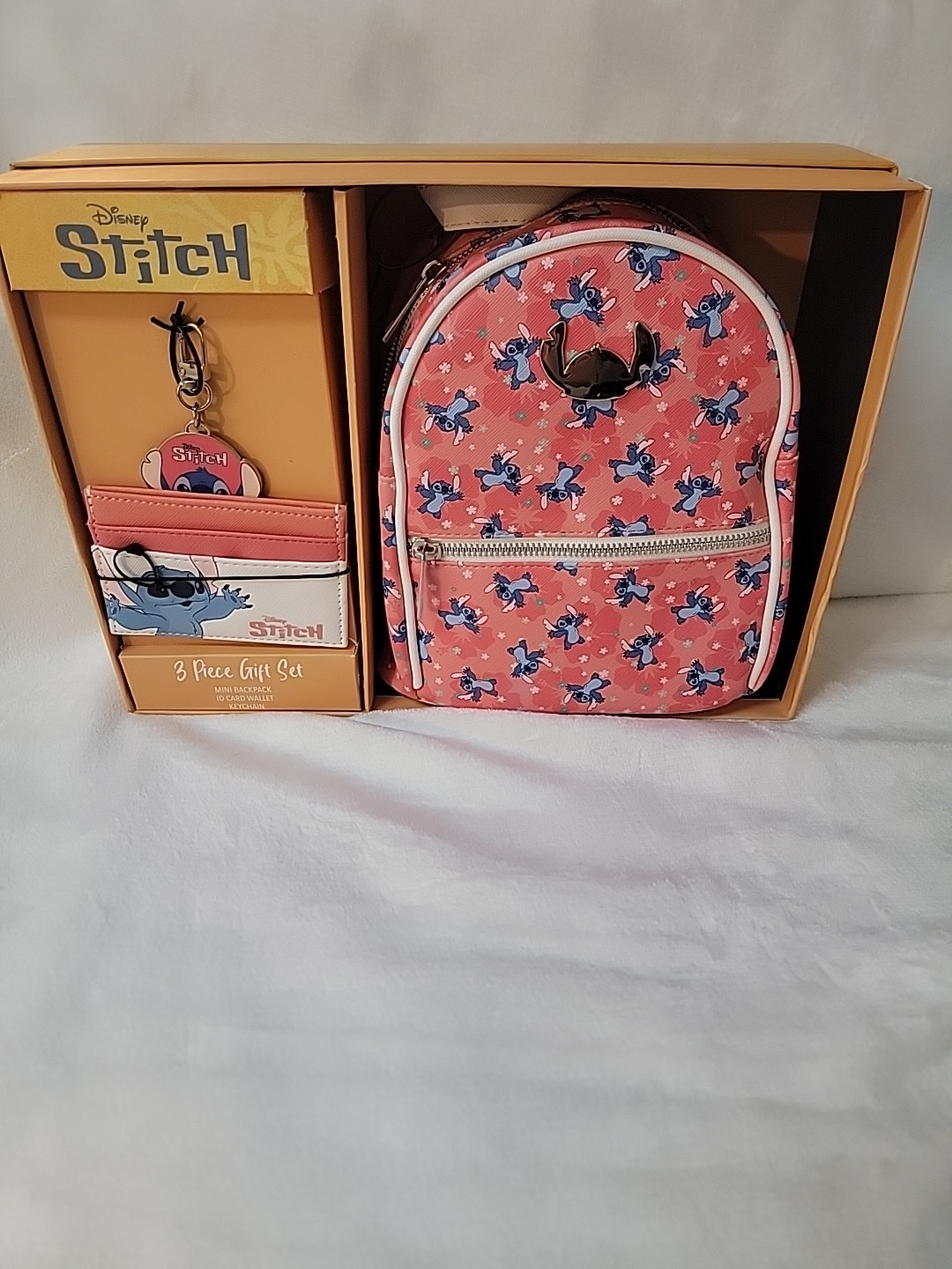 NWT Disney Stitch Small Backpack Card Wallet & Key Chain Outer Pocket NWT Disney Stitch Small Backpack Card Wallet & Key Chain Outer Pocket