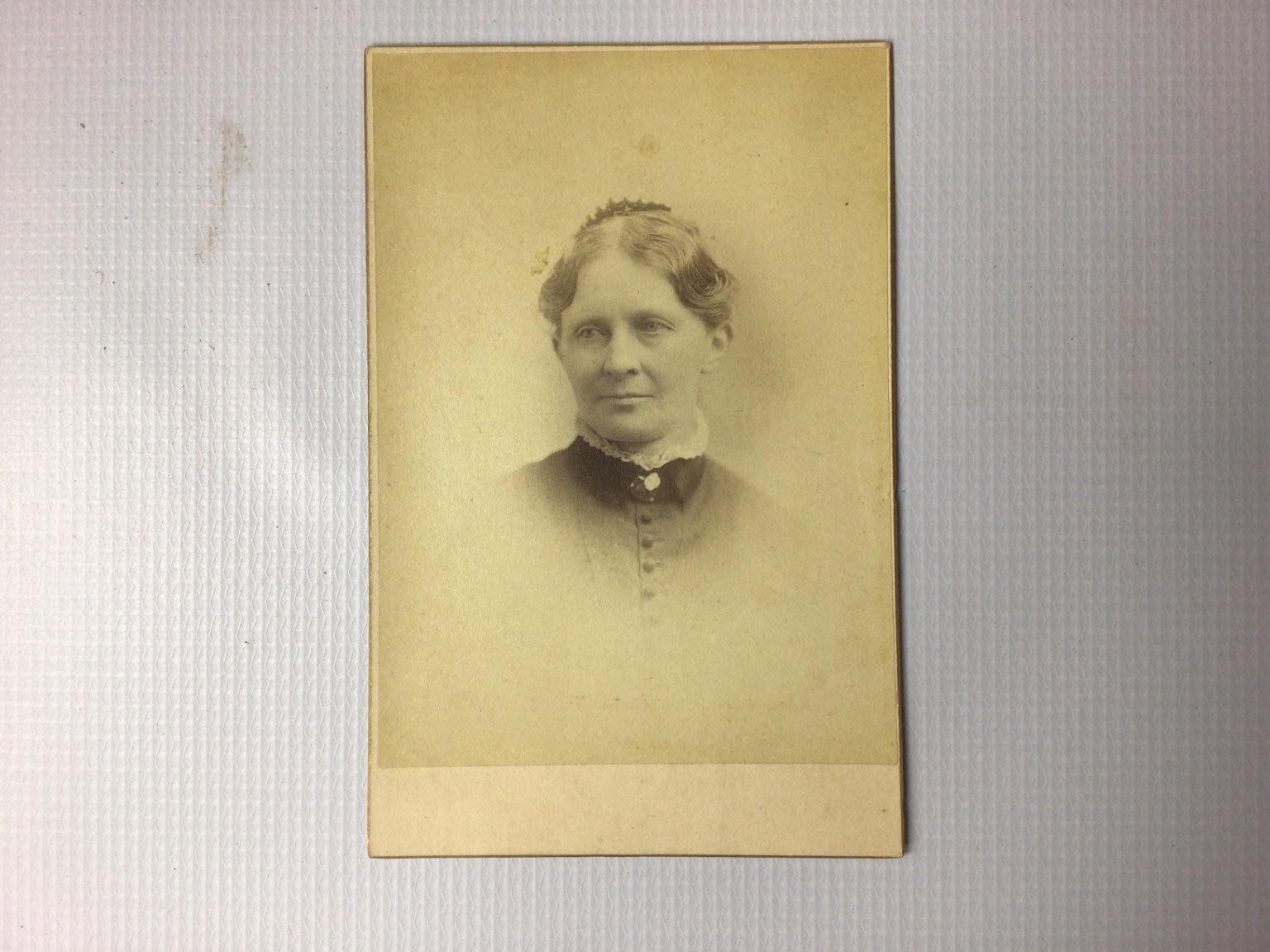 Victorian Era CDV Photograph Portrait of a Woman Antique Mounted Photo Victorian Era CDV Photograph Portrait of a Woman Antique Mounted Photo