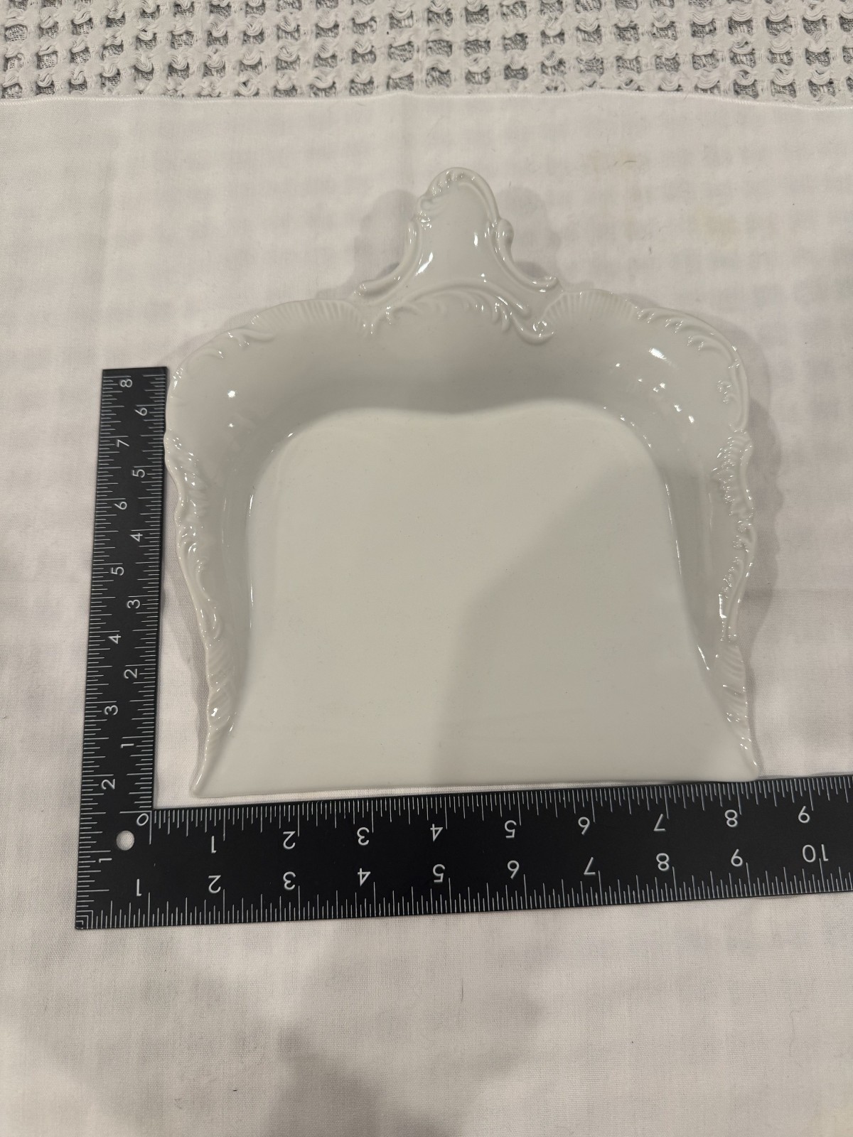 Vintage White porcelain dustpan home decor-Mayland China Made in Japan Vintage White porcelain dustpan home decor-Mayland China Made in Japan