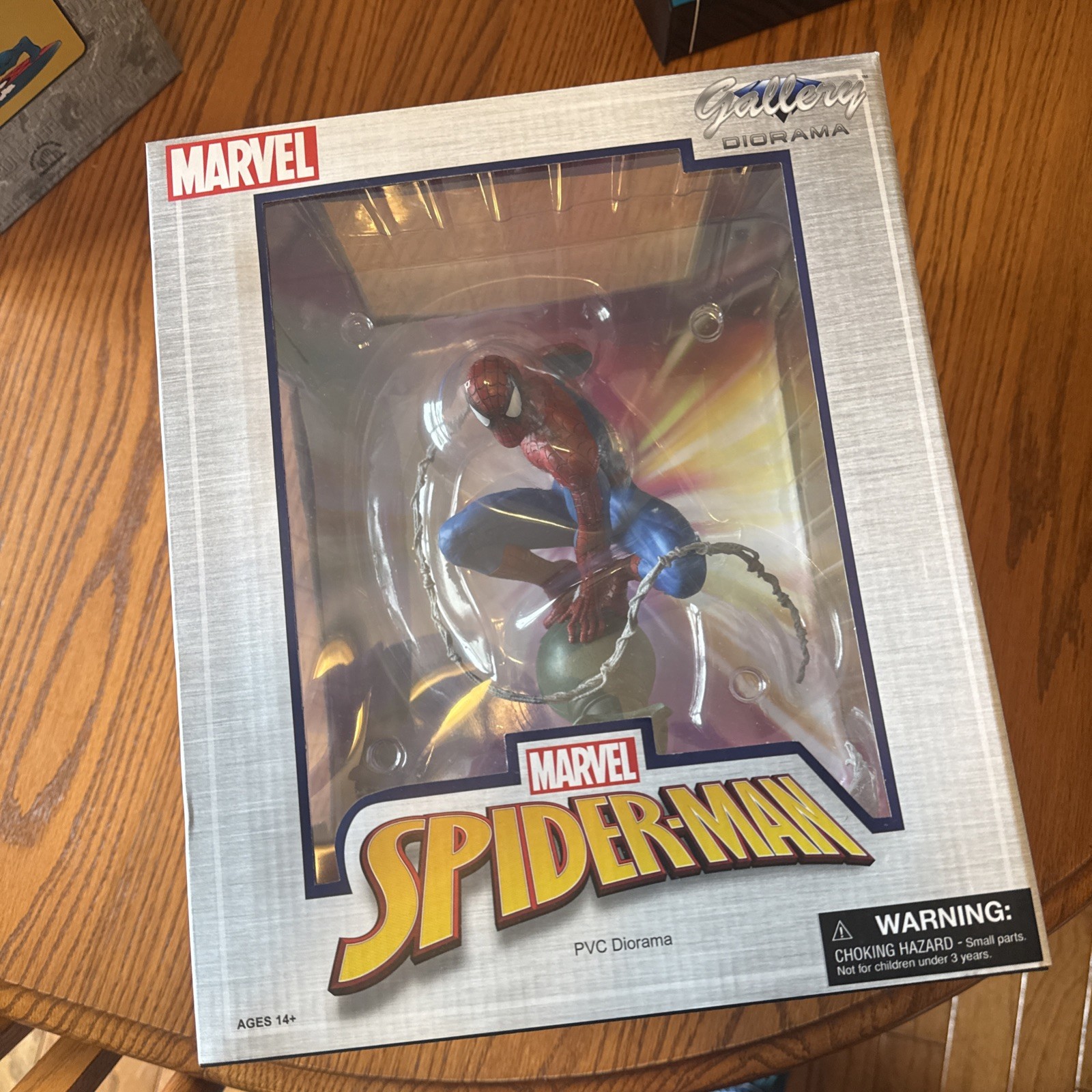 Diamond Select Toys Marvel Gallery Spider-Man PVC Diorama Statue Figure Diamond Select Toys Marvel Gallery Spider-Man PVC Diorama Statue Figure