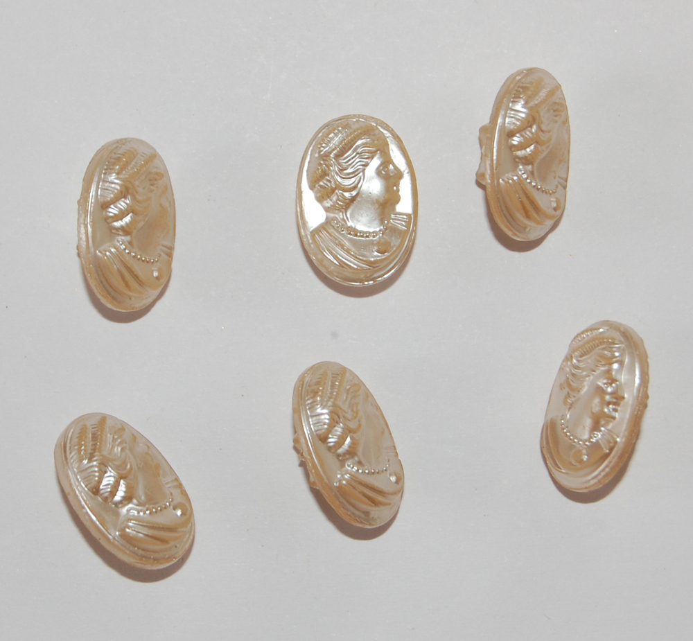 VINTAGE 6 GLASS CAMEO BUTTONS • 17x11mm • PEARL WHITE EFFECT OVAL BUTTON